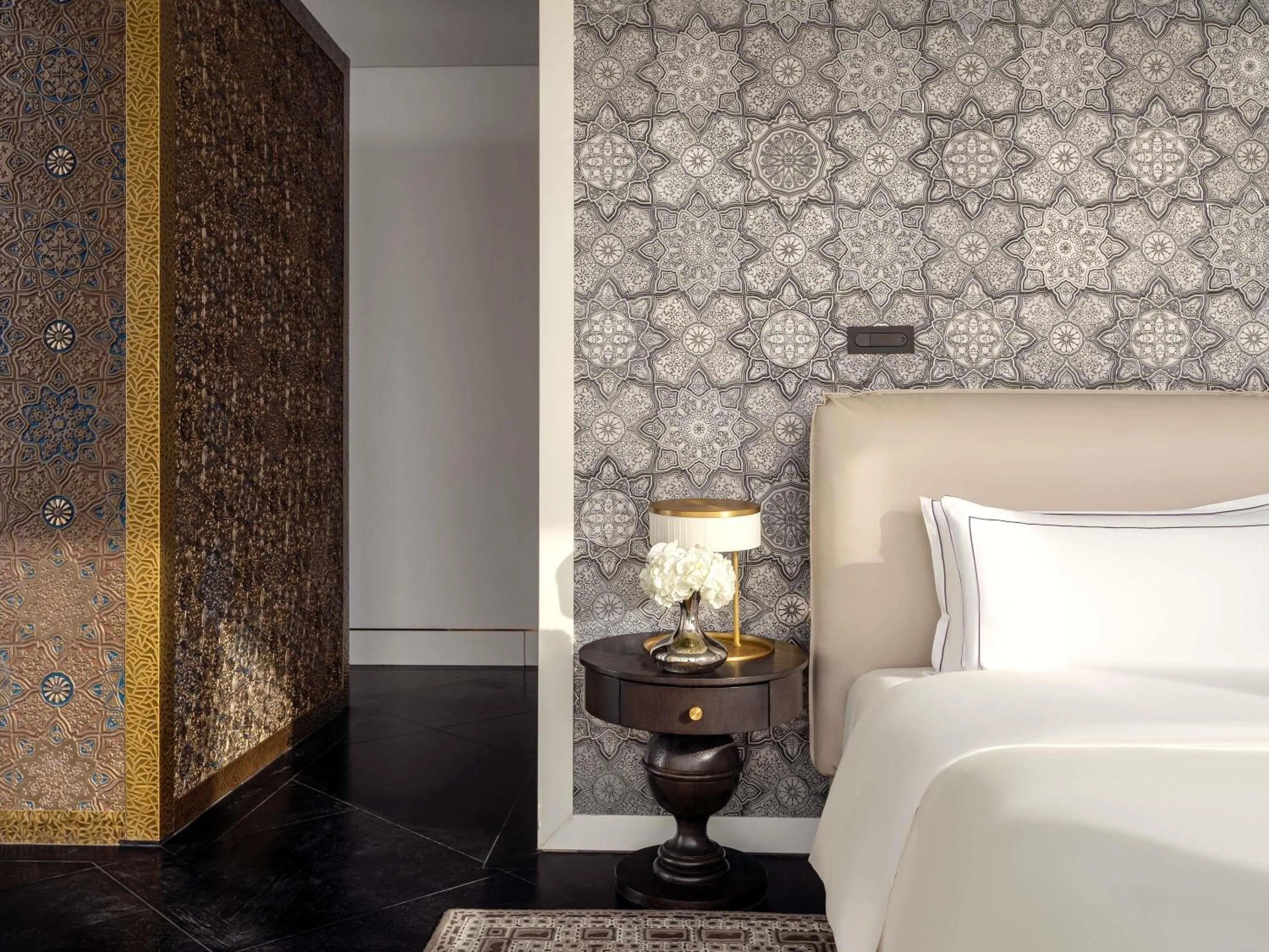 Bedroom, Bed in Raffles Doha