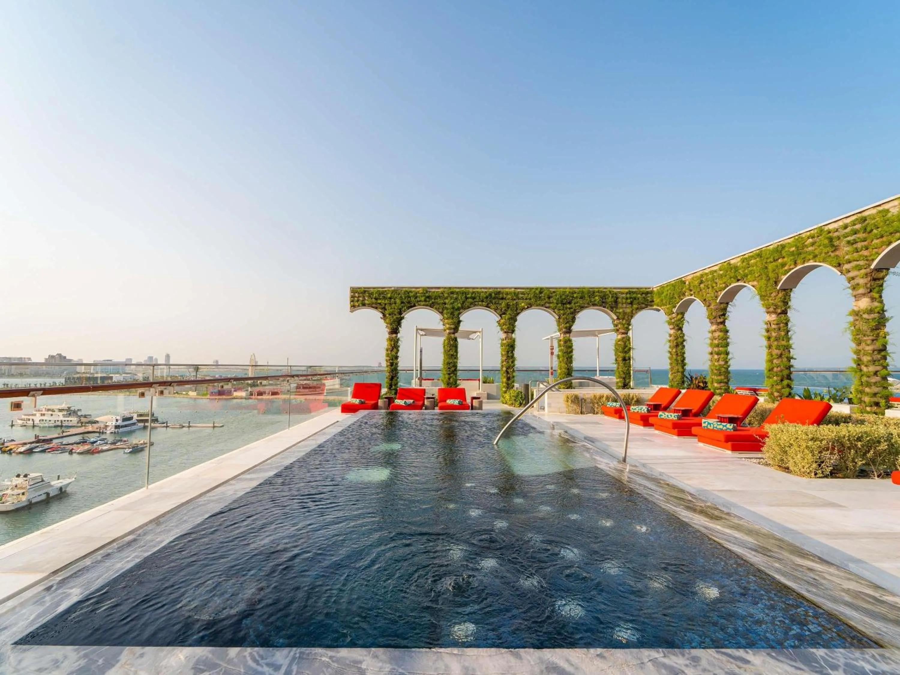 Lounge or bar in Raffles Doha