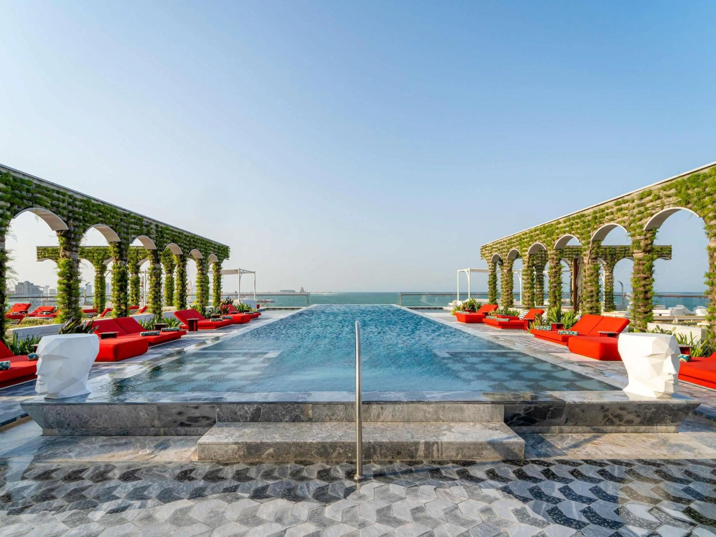 Lounge or bar in Raffles Doha