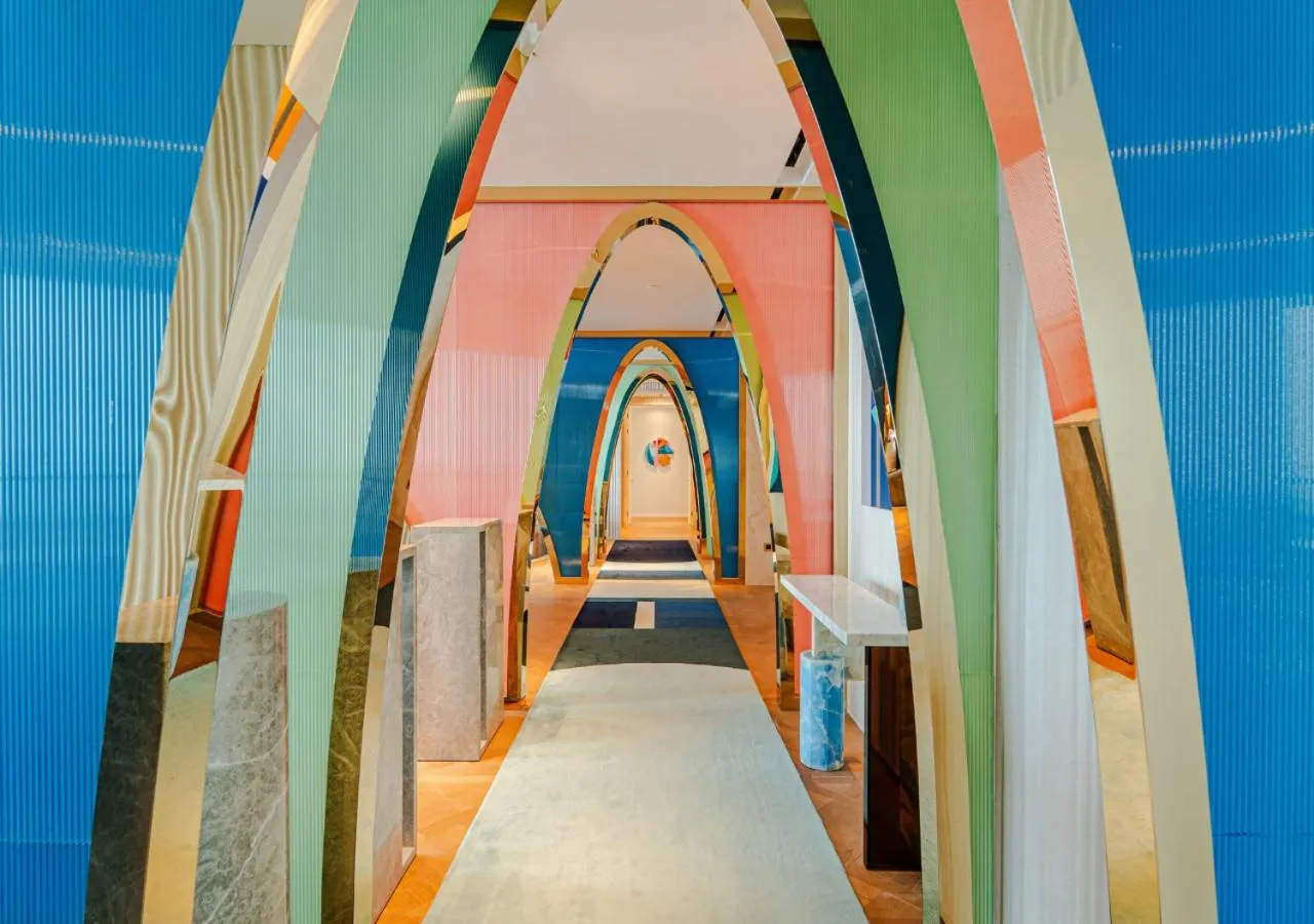 Living room, Bed in Raffles Doha