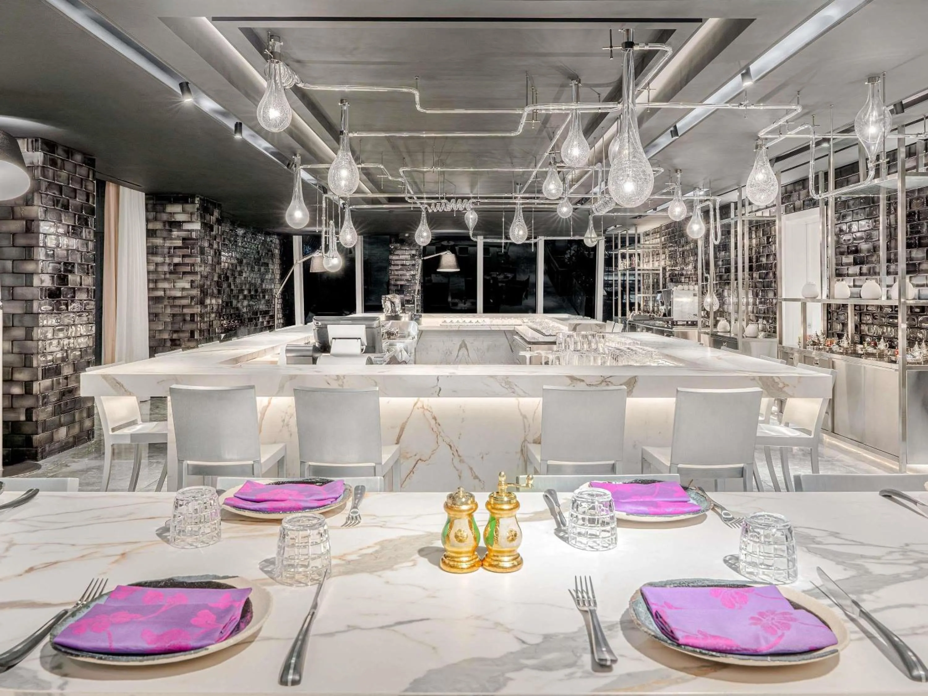 Restaurant/places to eat in Fairmont Doha