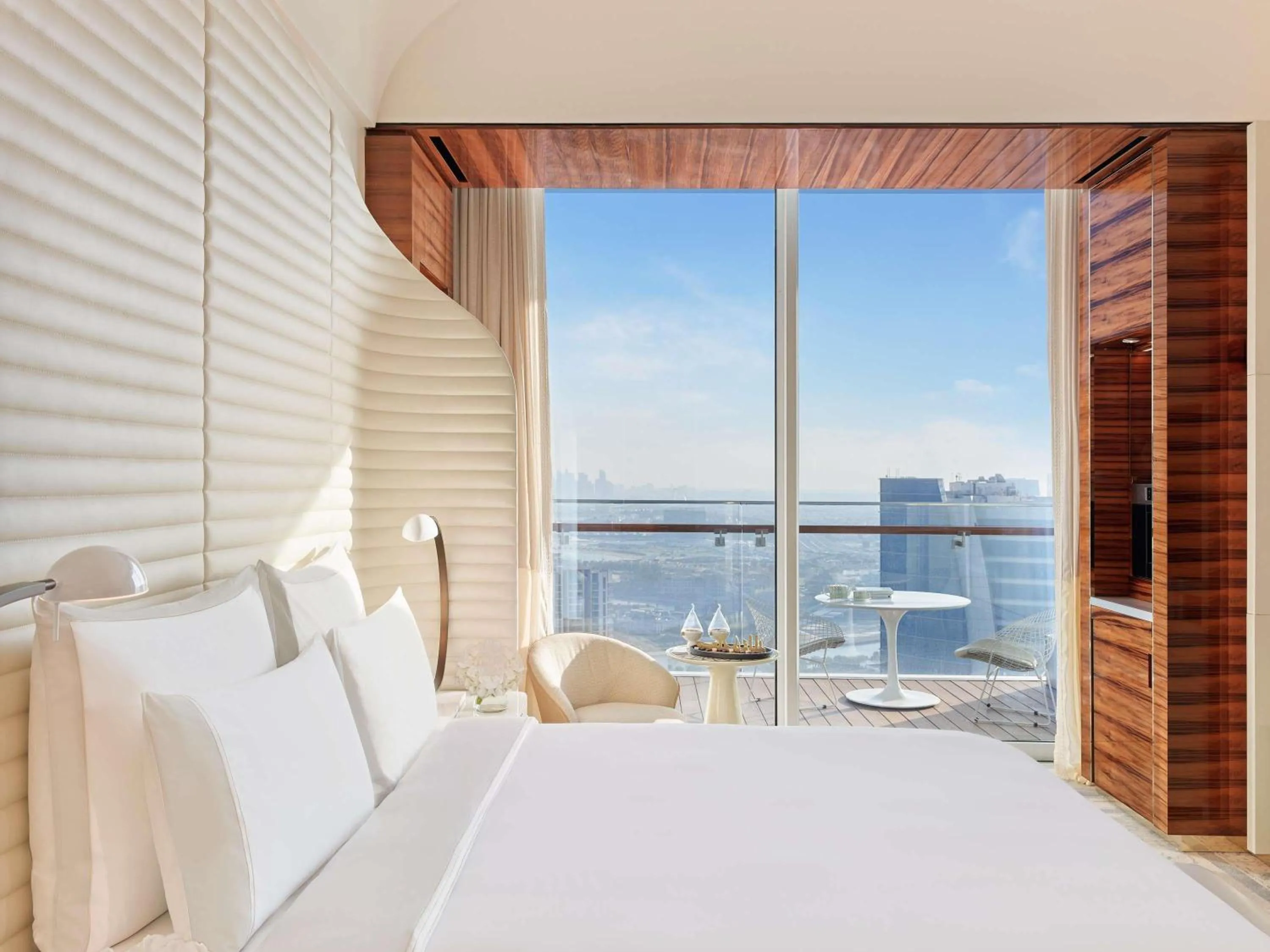 Bedroom, Bed in Fairmont Doha