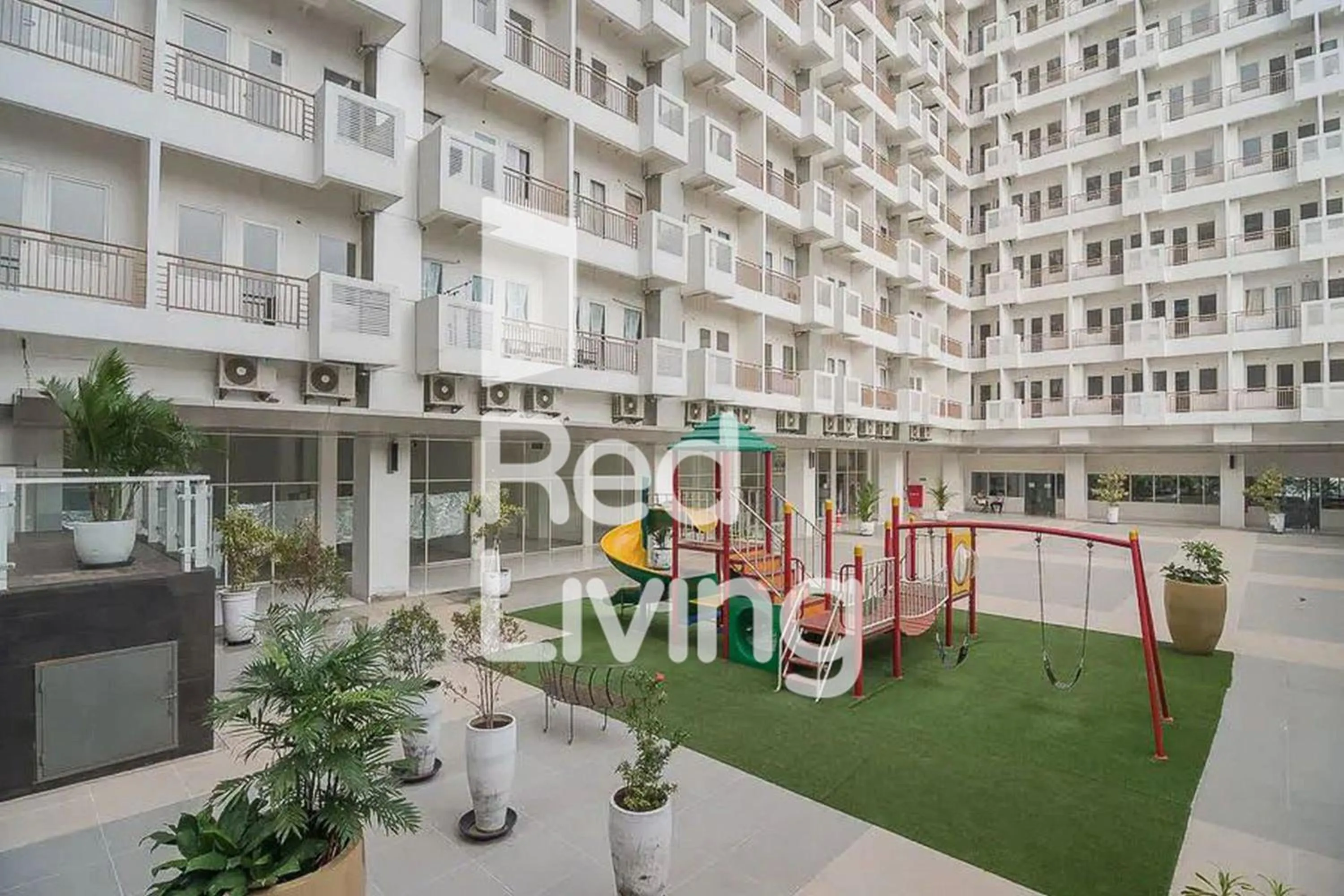 Property building in RedLiving Apartemen Sentul Tower - Skyland
