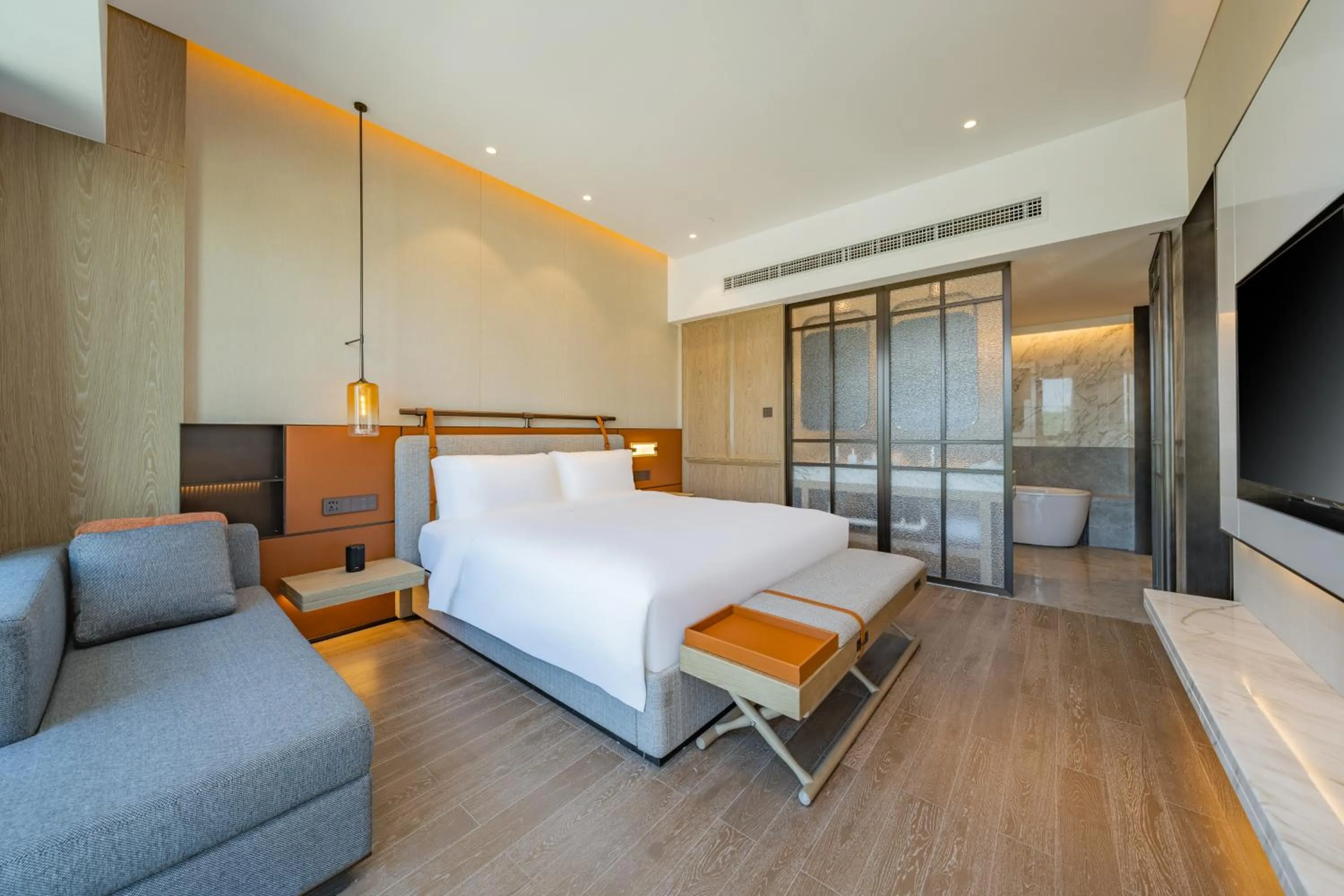 Bed in Holiday Inn Zhuhai City Center by IHG