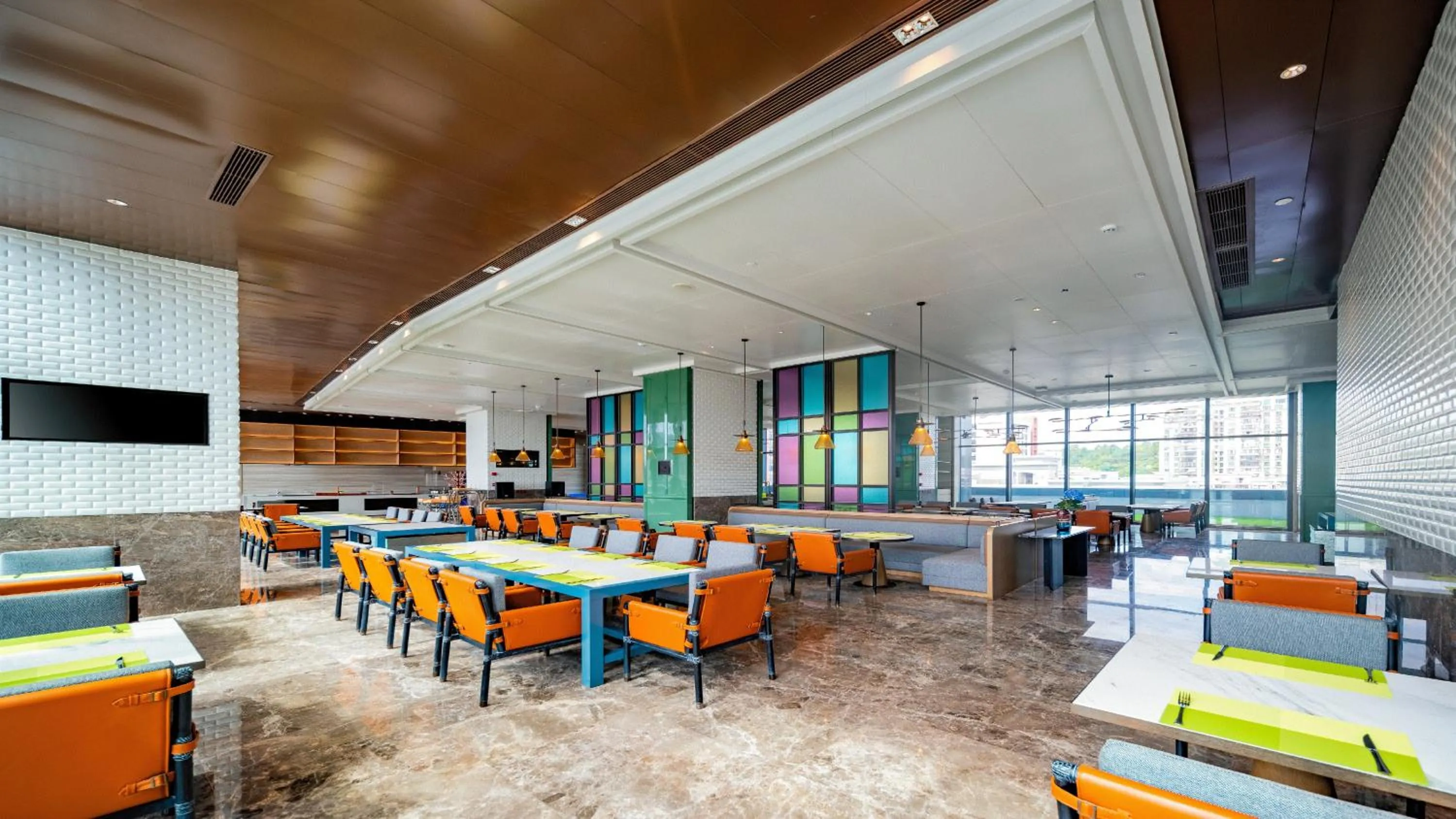 Restaurant/places to eat in Holiday Inn Zhuhai City Center by IHG