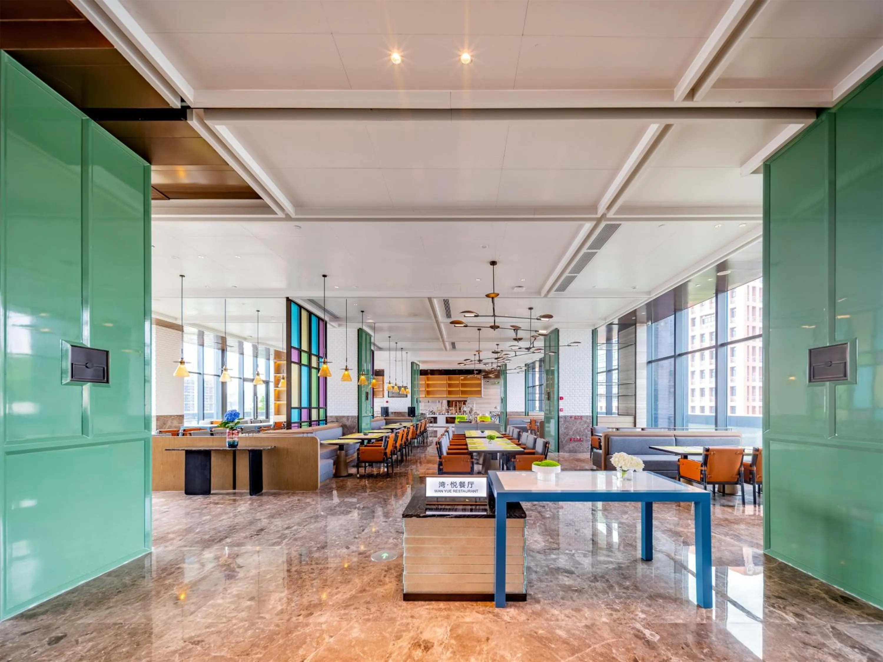 Restaurant/places to eat in Holiday Inn Zhuhai City Center by IHG