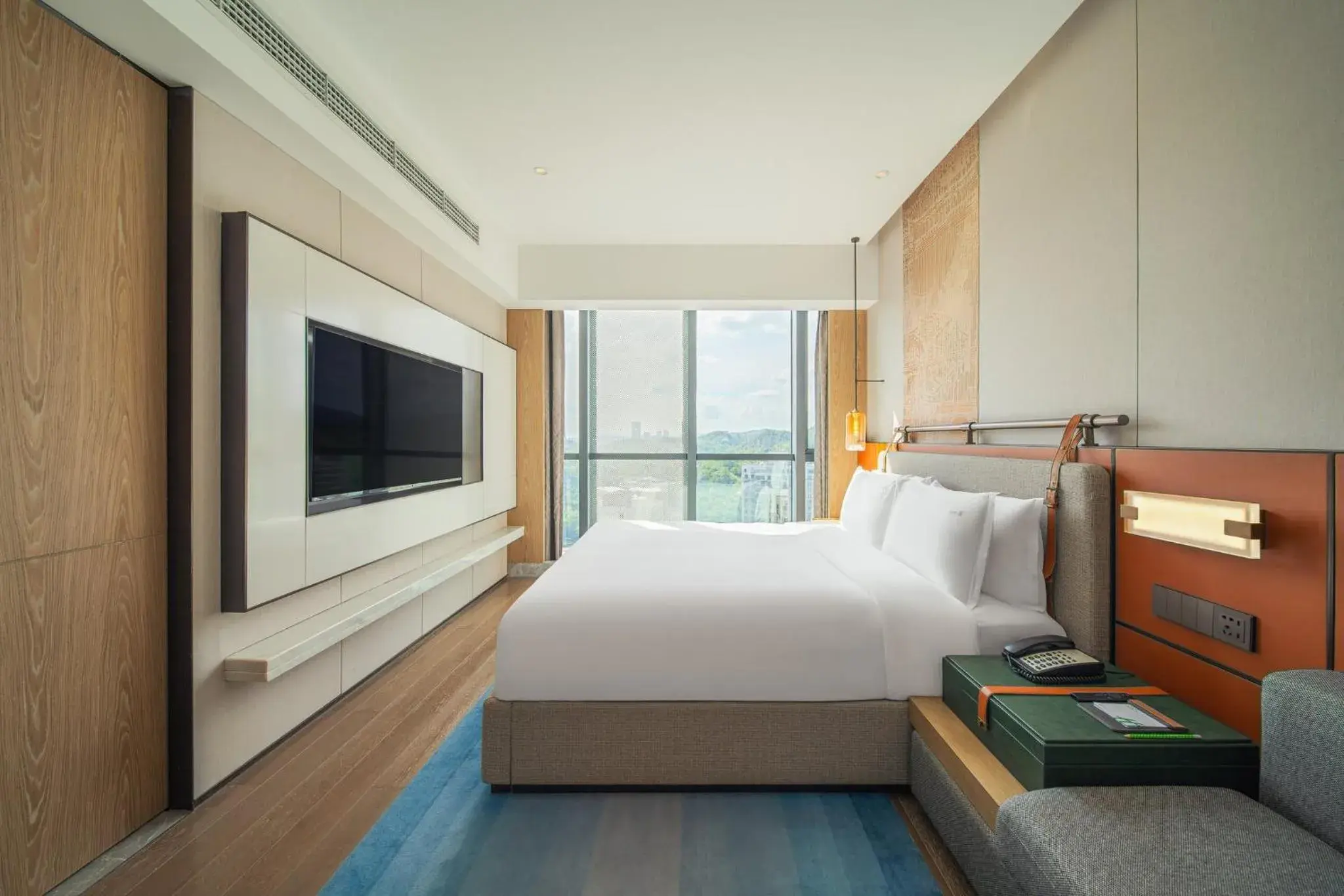 Standard Room in Holiday Inn Zhuhai City Center by IHG Standard Room in Holiday Inn Zhuhai City Center by IHG
