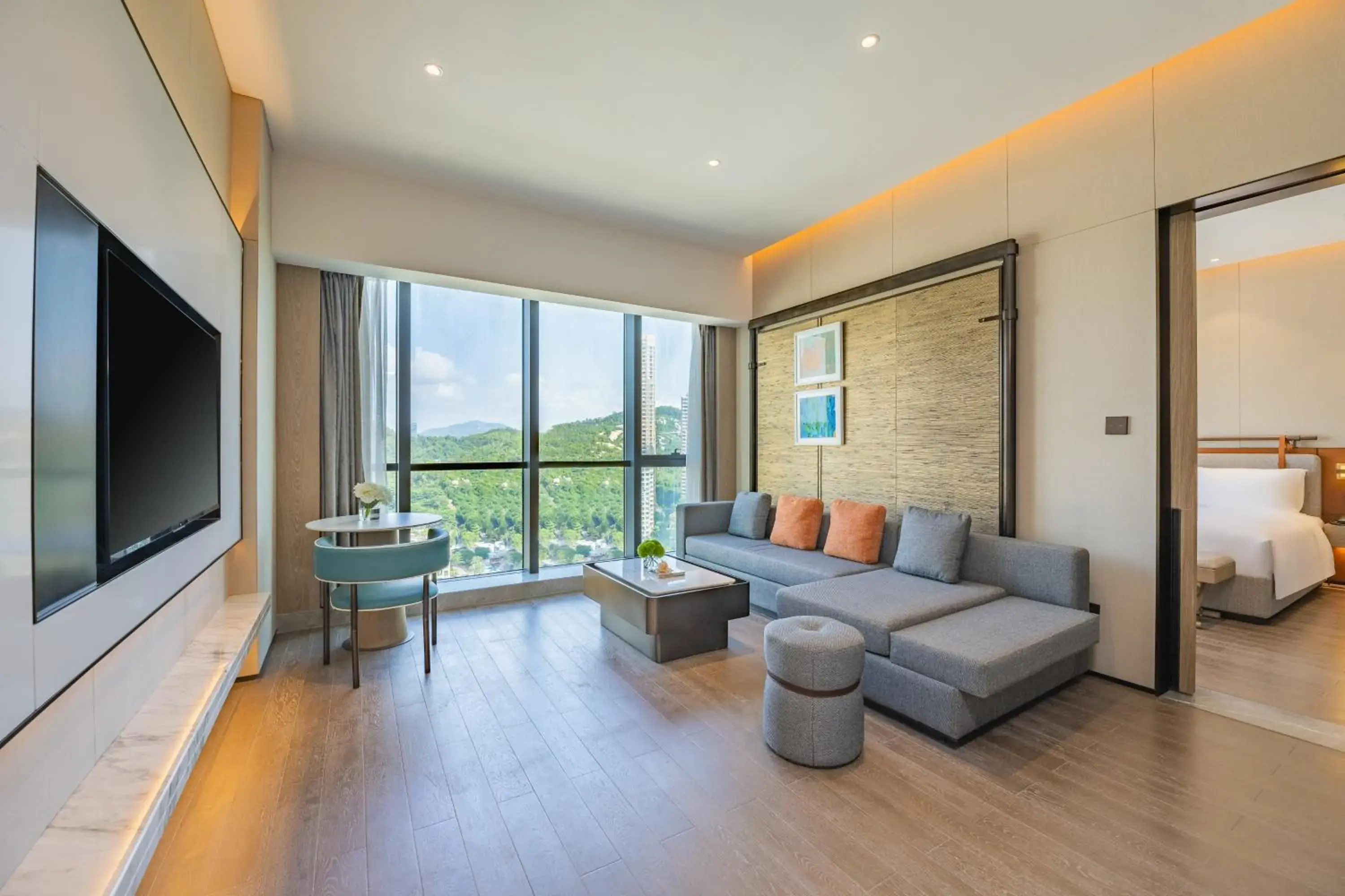 One-Bedroom Suite in Holiday Inn Zhuhai City Center by IHG One-Bedroom Suite in Holiday Inn Zhuhai City Center by IHG
