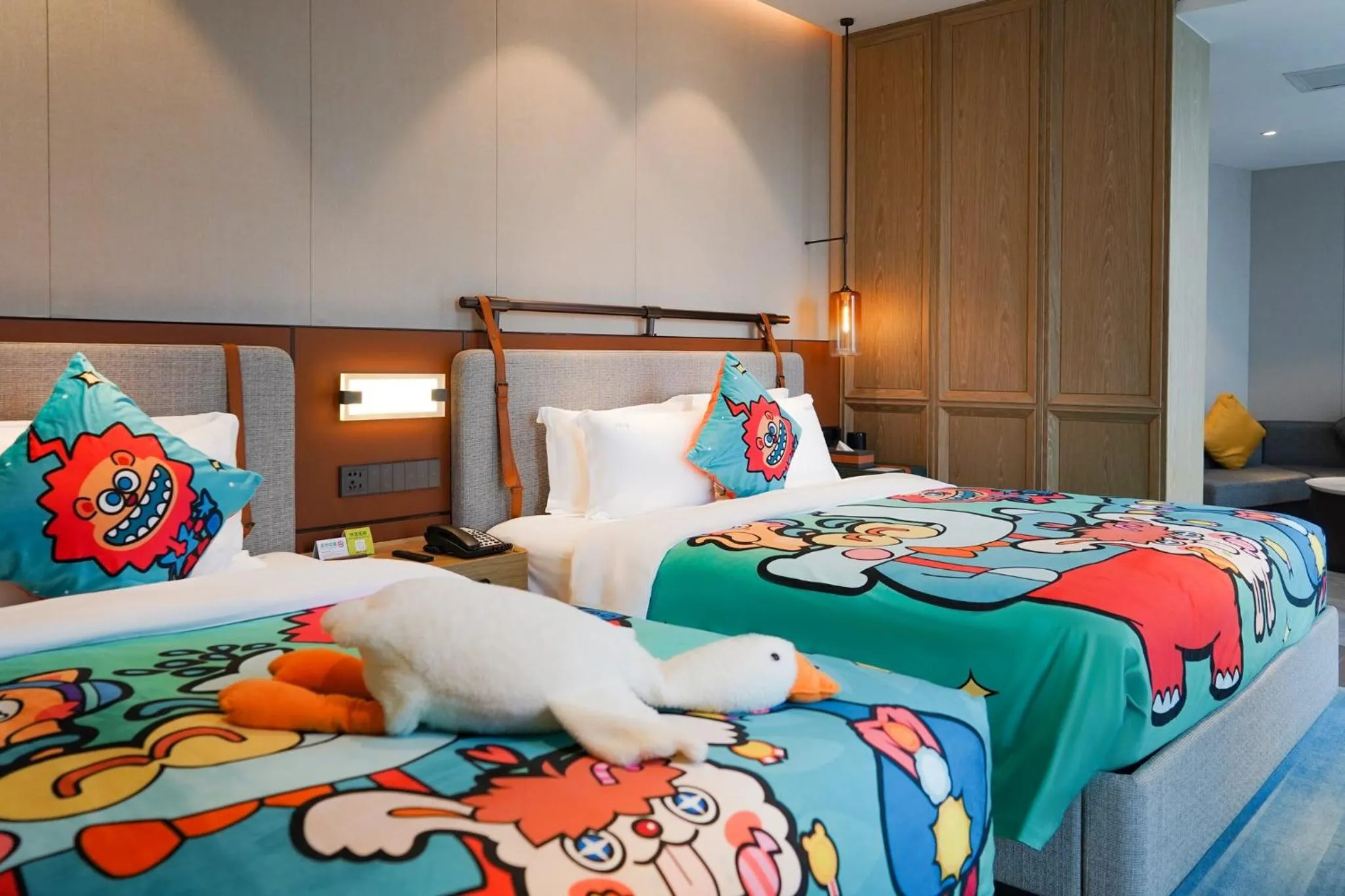 Photo of the whole room, Bed in Holiday Inn Zhuhai City Center by IHG