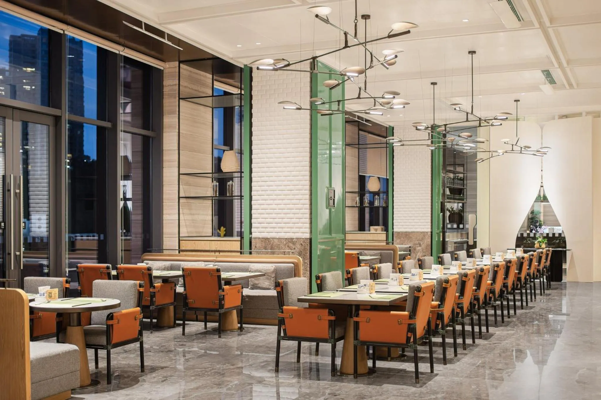 Restaurant/places to eat in Holiday Inn Zhuhai City Center by IHG