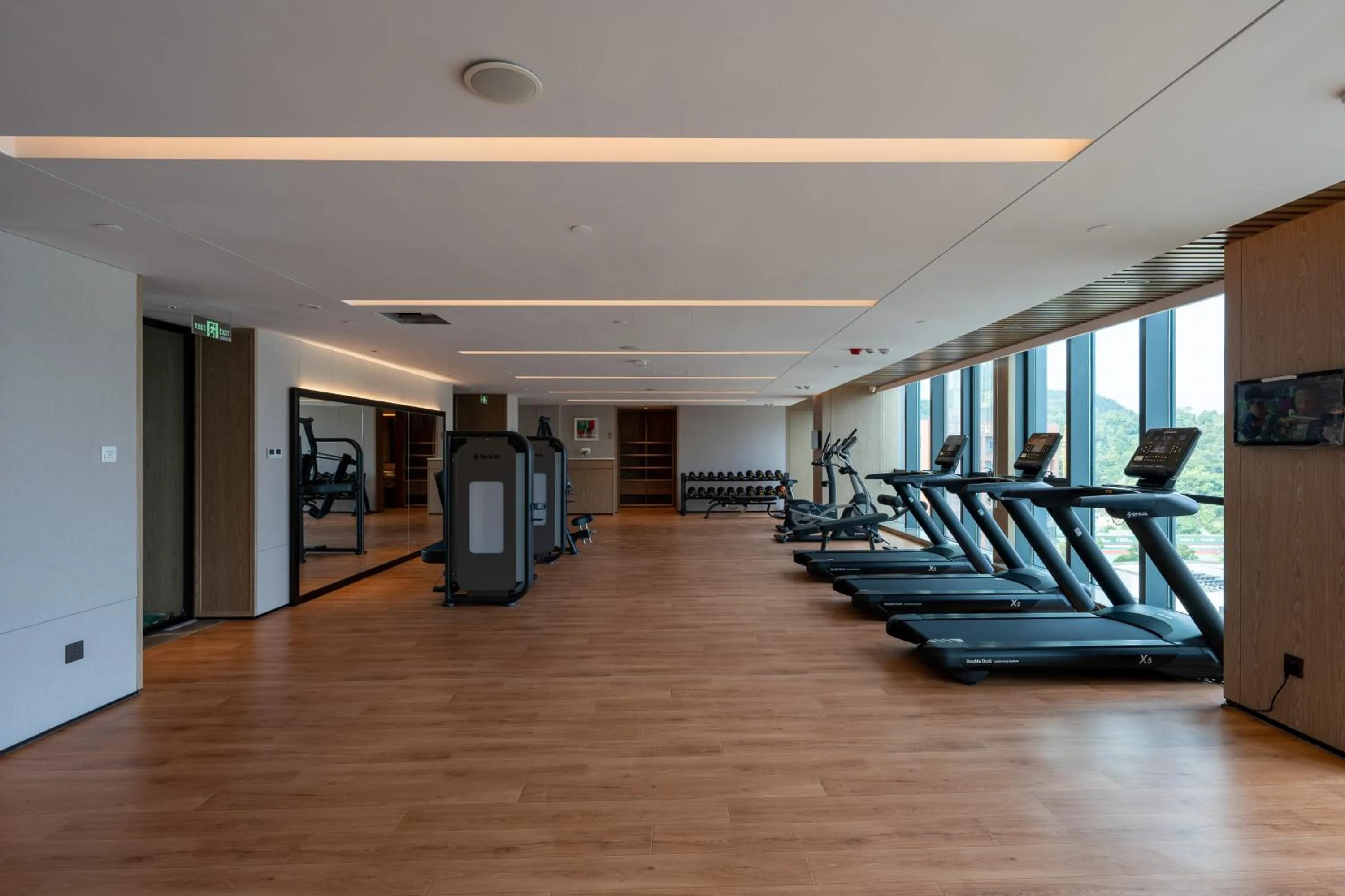 Fitness centre/facilities in Holiday Inn Zhuhai City Center by IHG