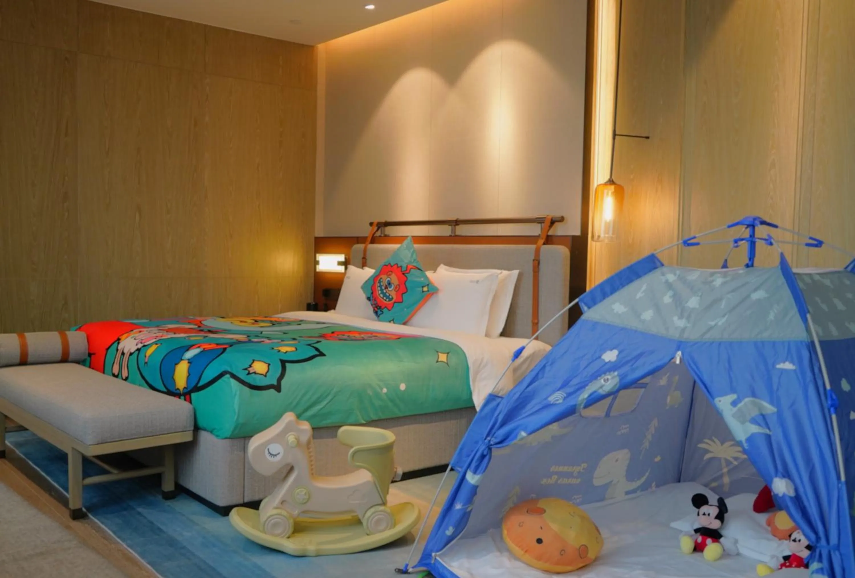 Bedroom, Bed in Holiday Inn Zhuhai City Center by IHG