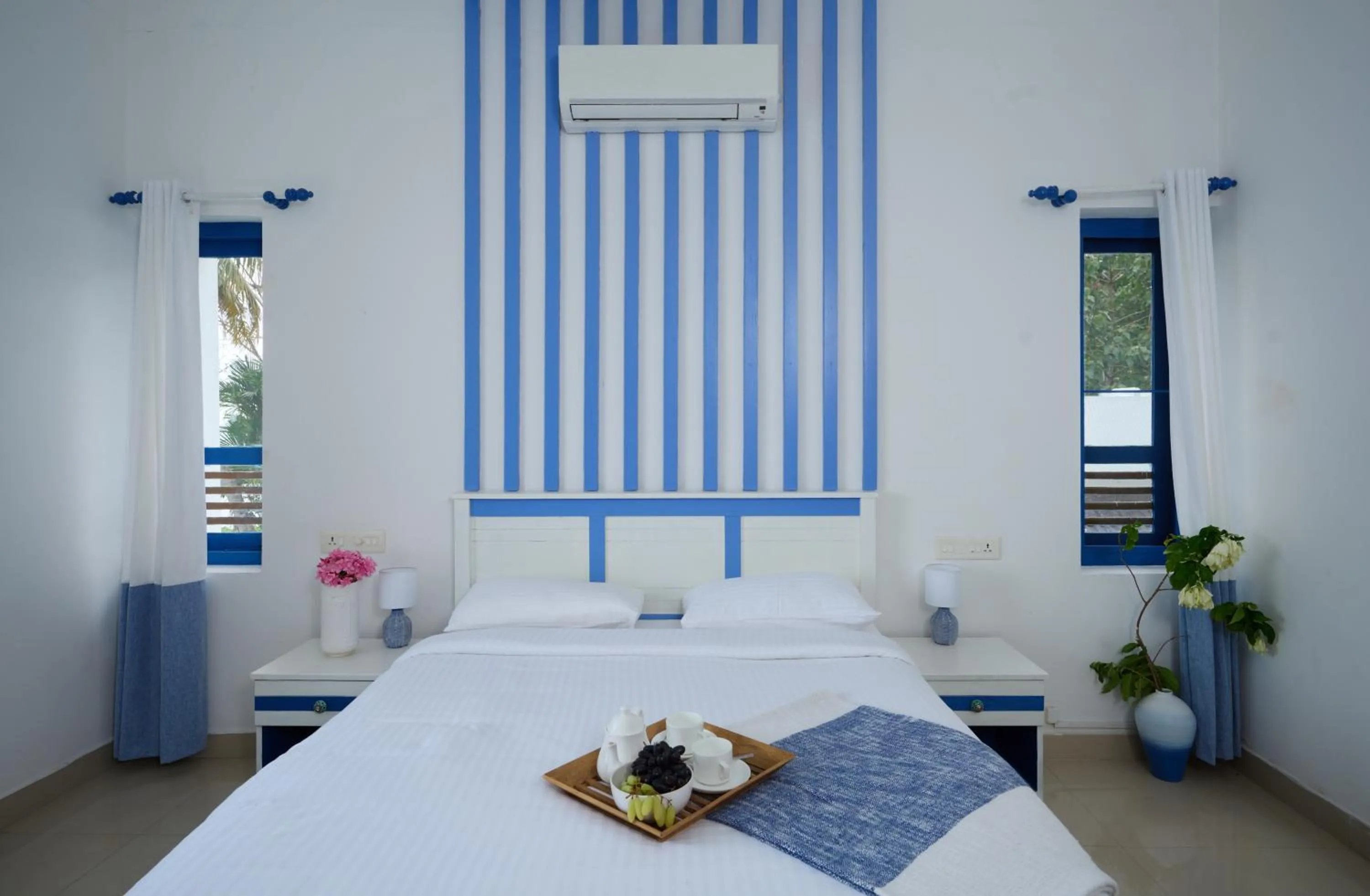 Bed in Seclude by the Lake, Alleppey