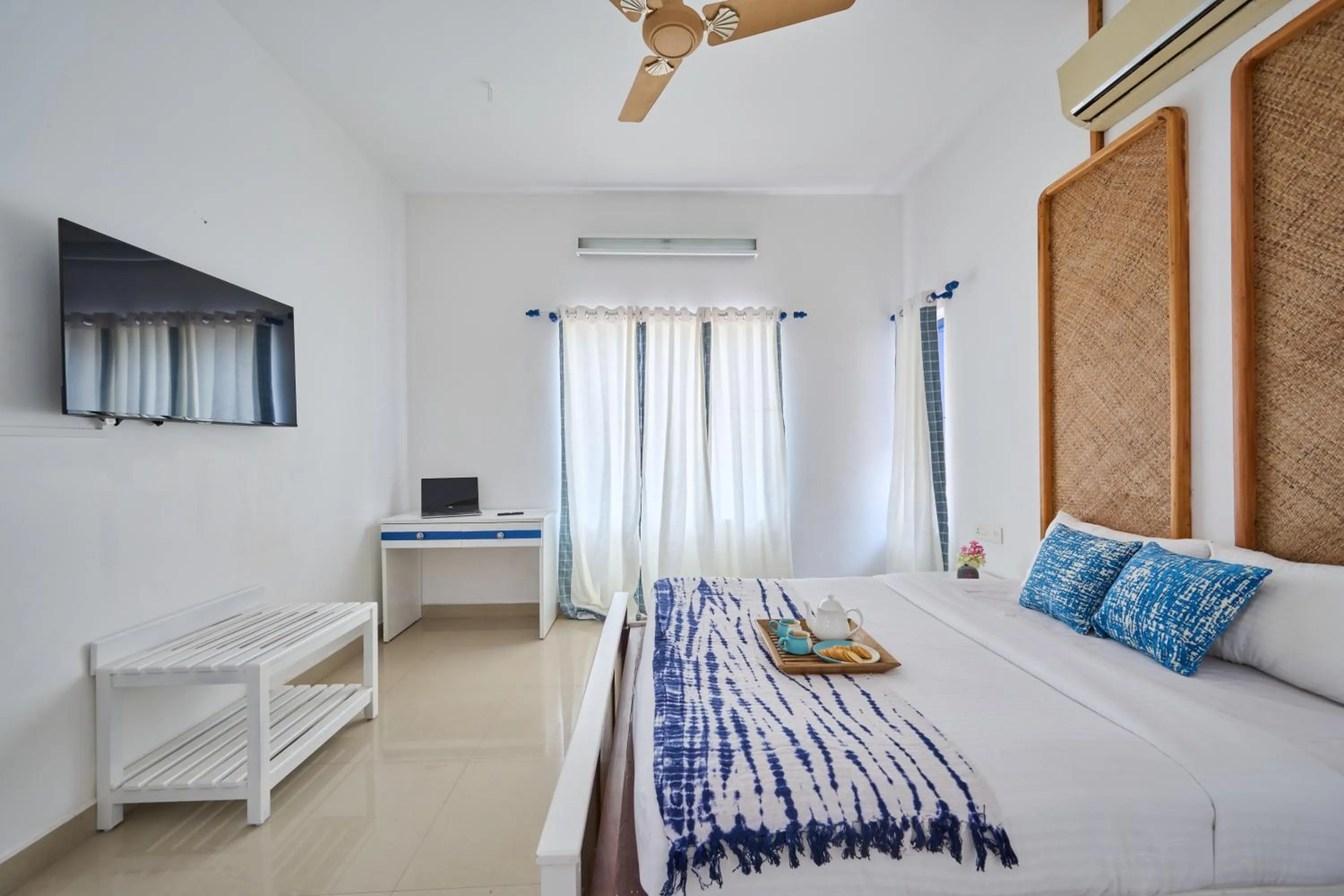 Bed in Seclude by the Lake, Alleppey