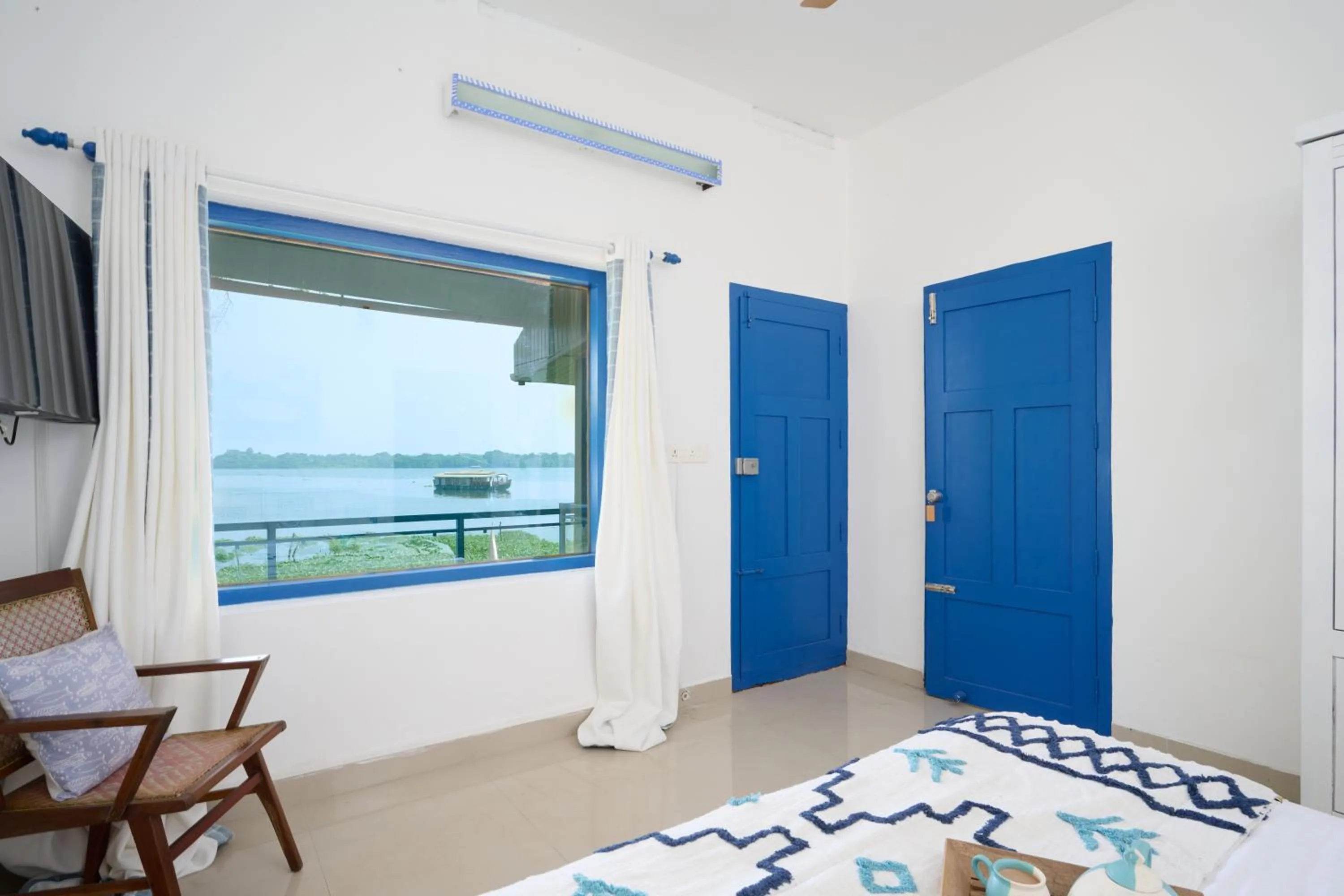 Bed in Seclude by the Lake, Alleppey