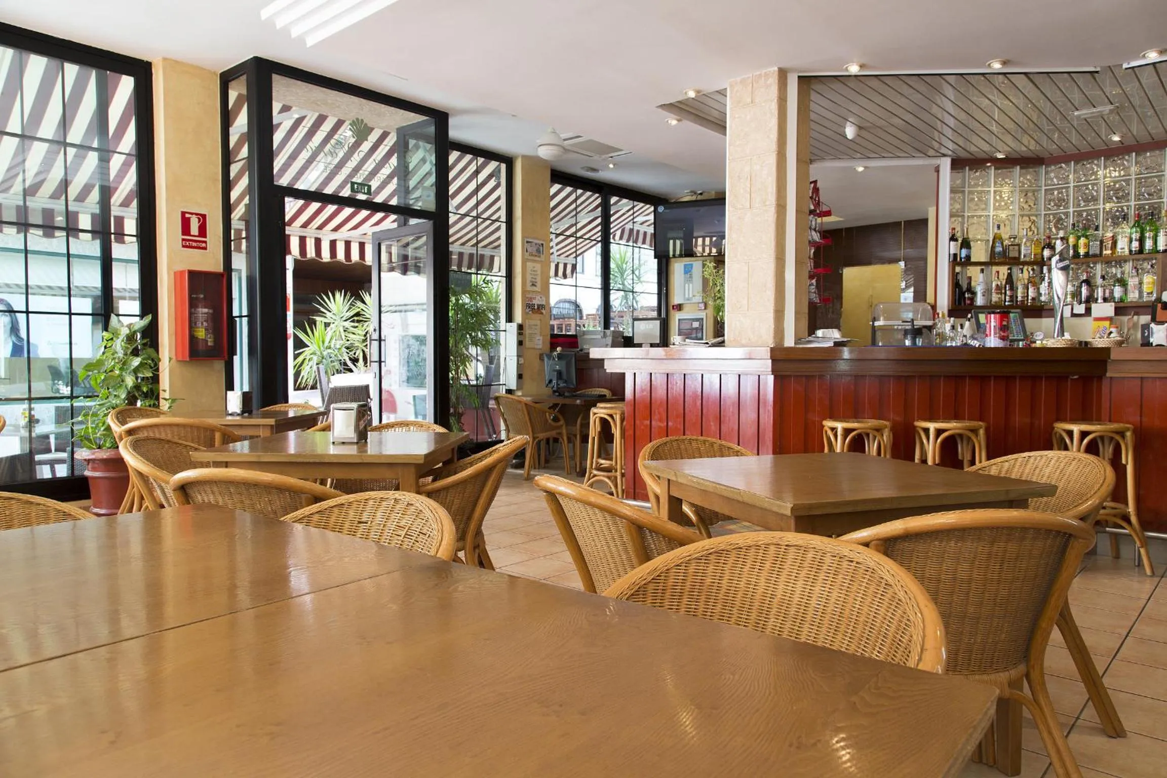 Restaurant/places to eat in Apartamentos Casa Maria