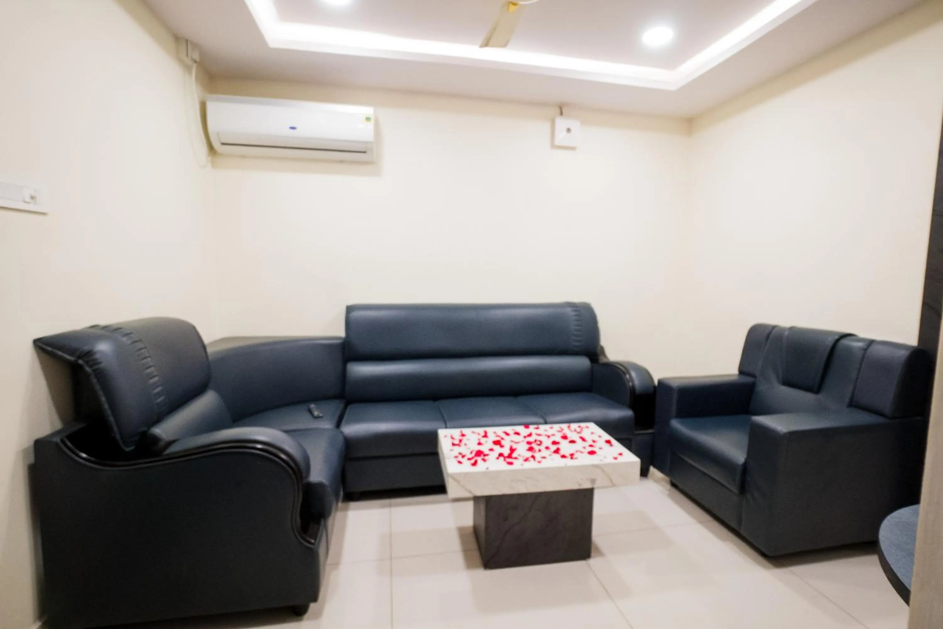 Living room in HOTEL PARAMESHWARA luxury awaits