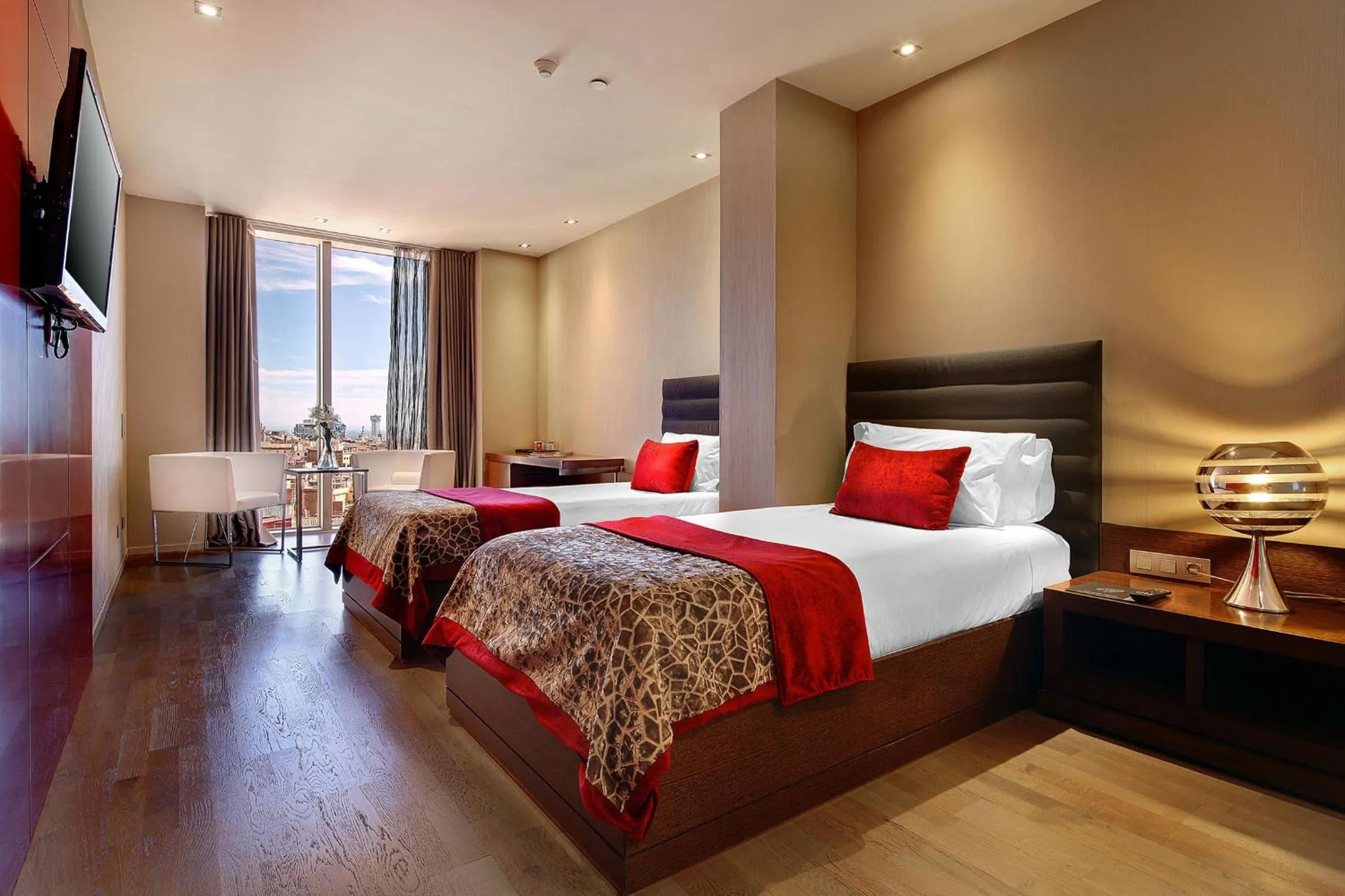 Bedroom, Bed in Olivia Plaza Hotel