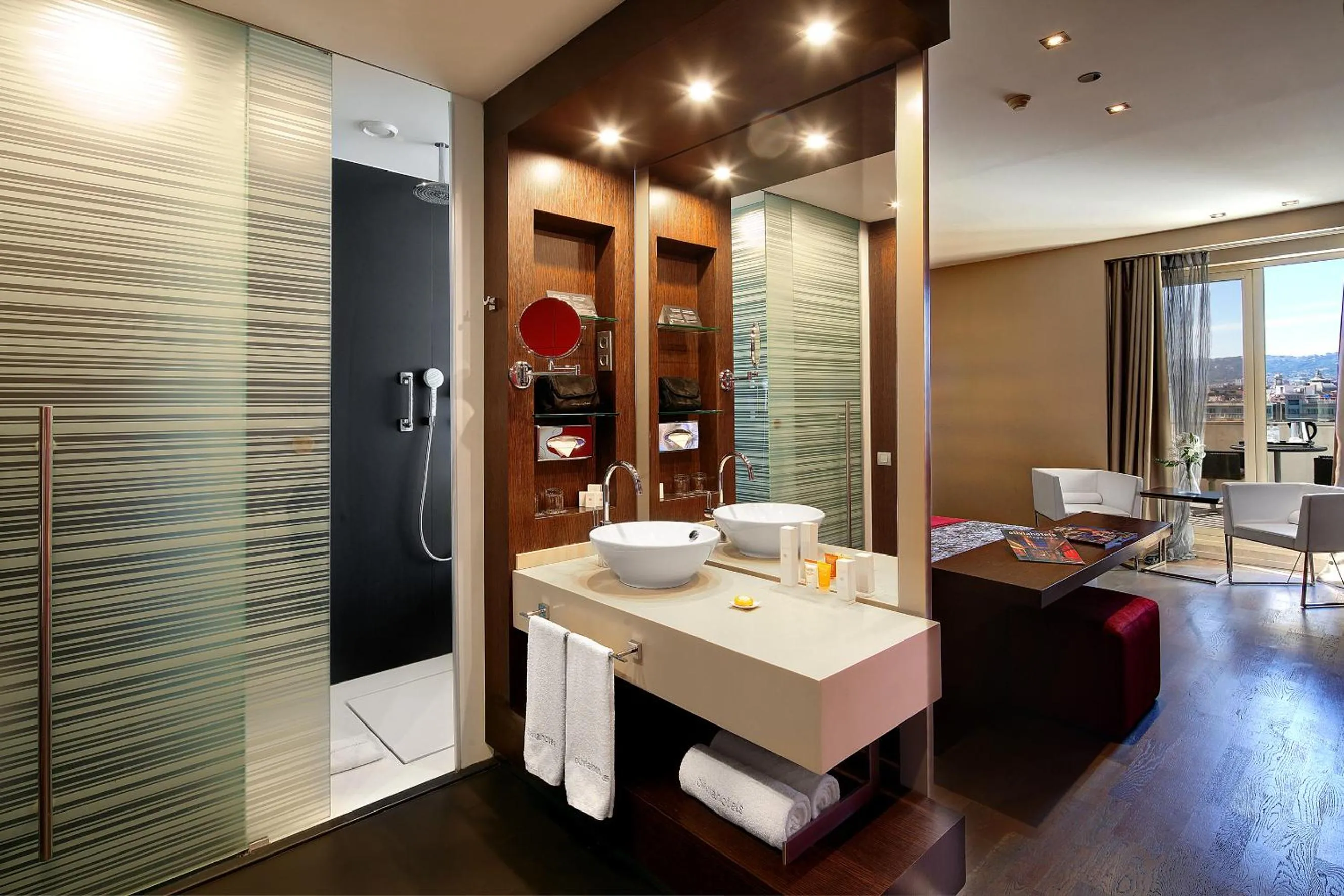 Bathroom in Olivia Plaza Hotel