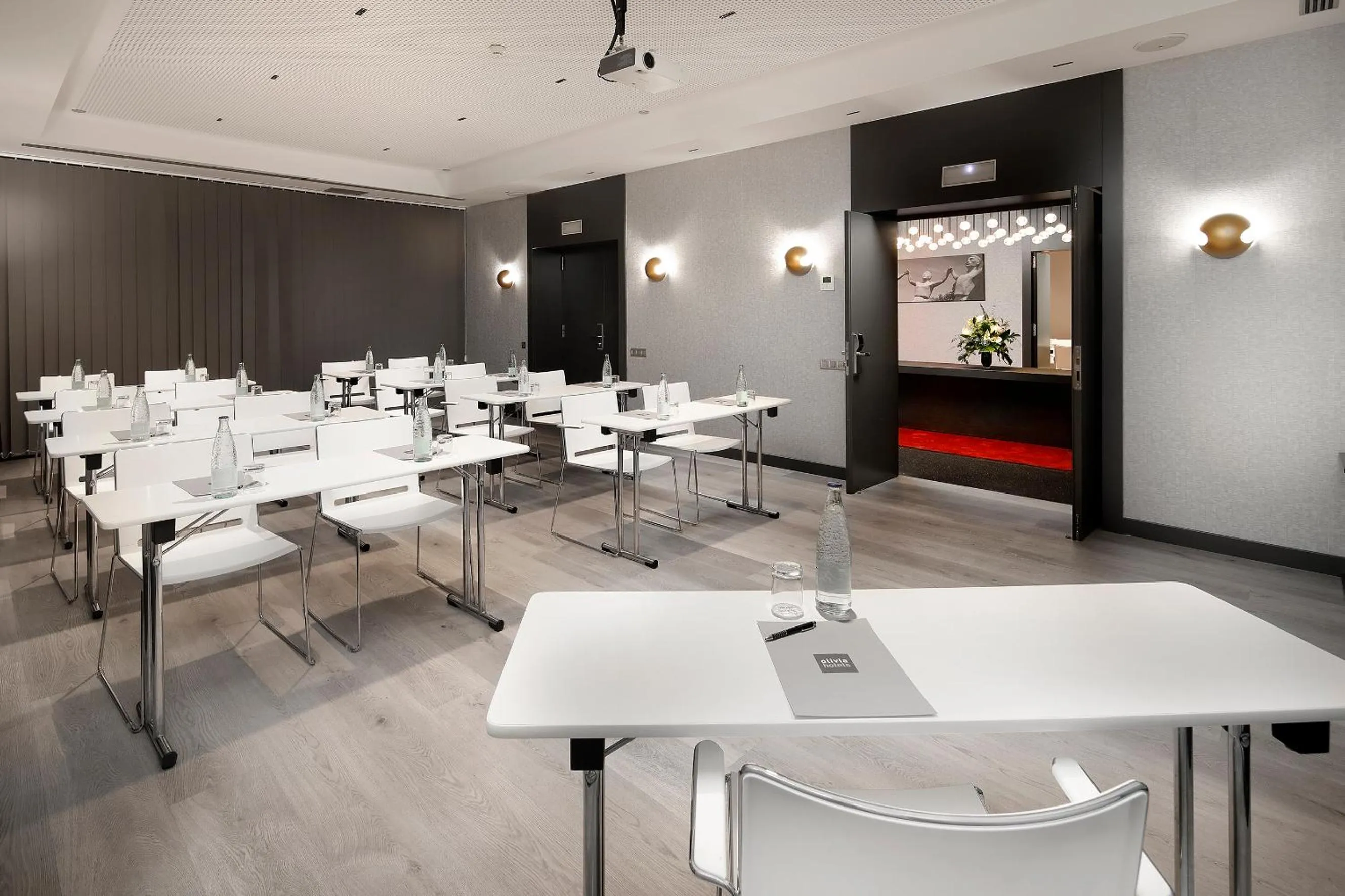 Meeting/conference room in Olivia Plaza Hotel
