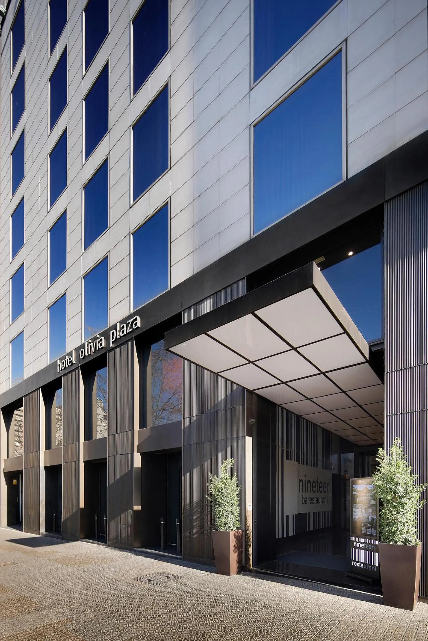 Facade/entrance in Olivia Plaza Hotel