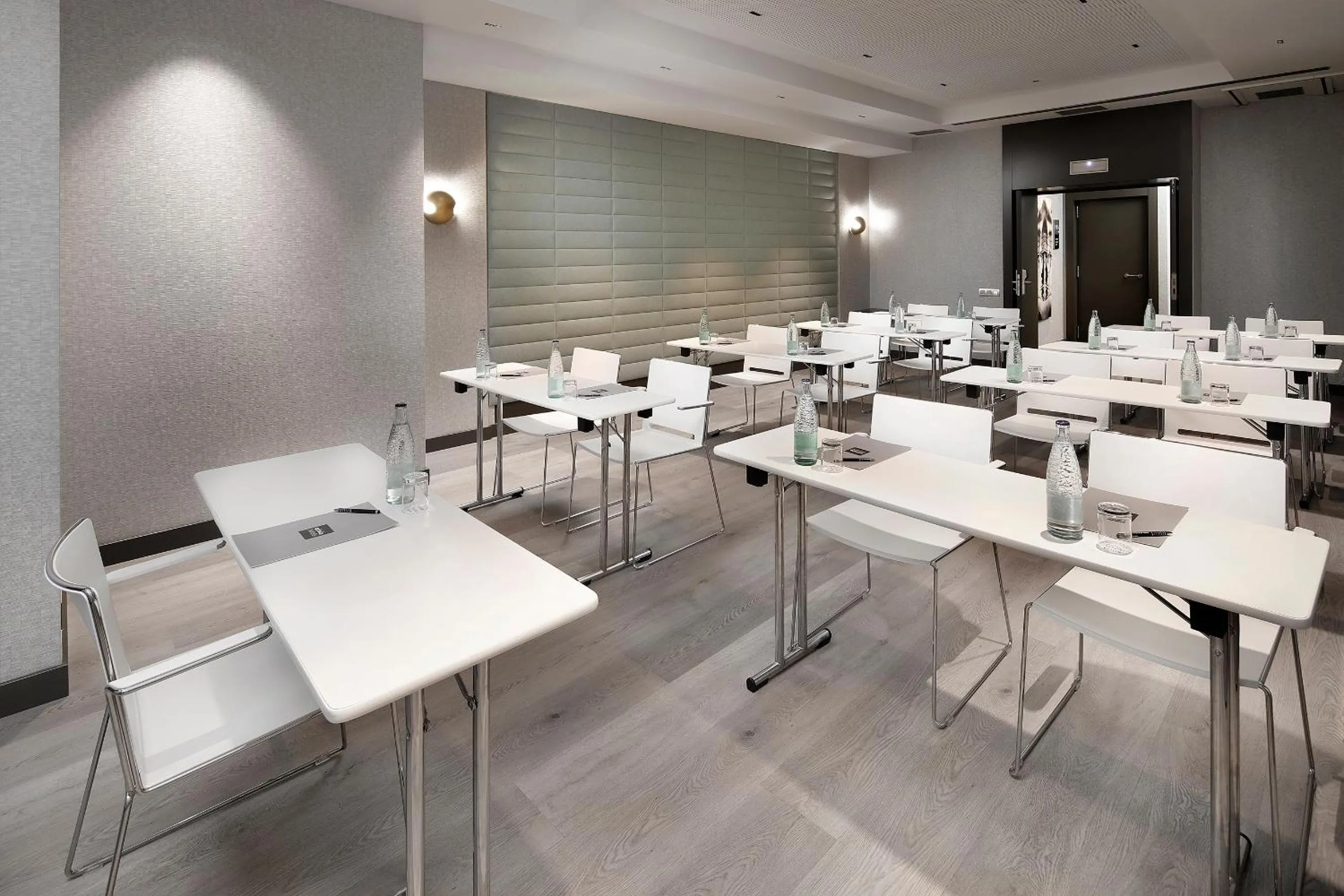 Meeting/conference room in Olivia Plaza Hotel