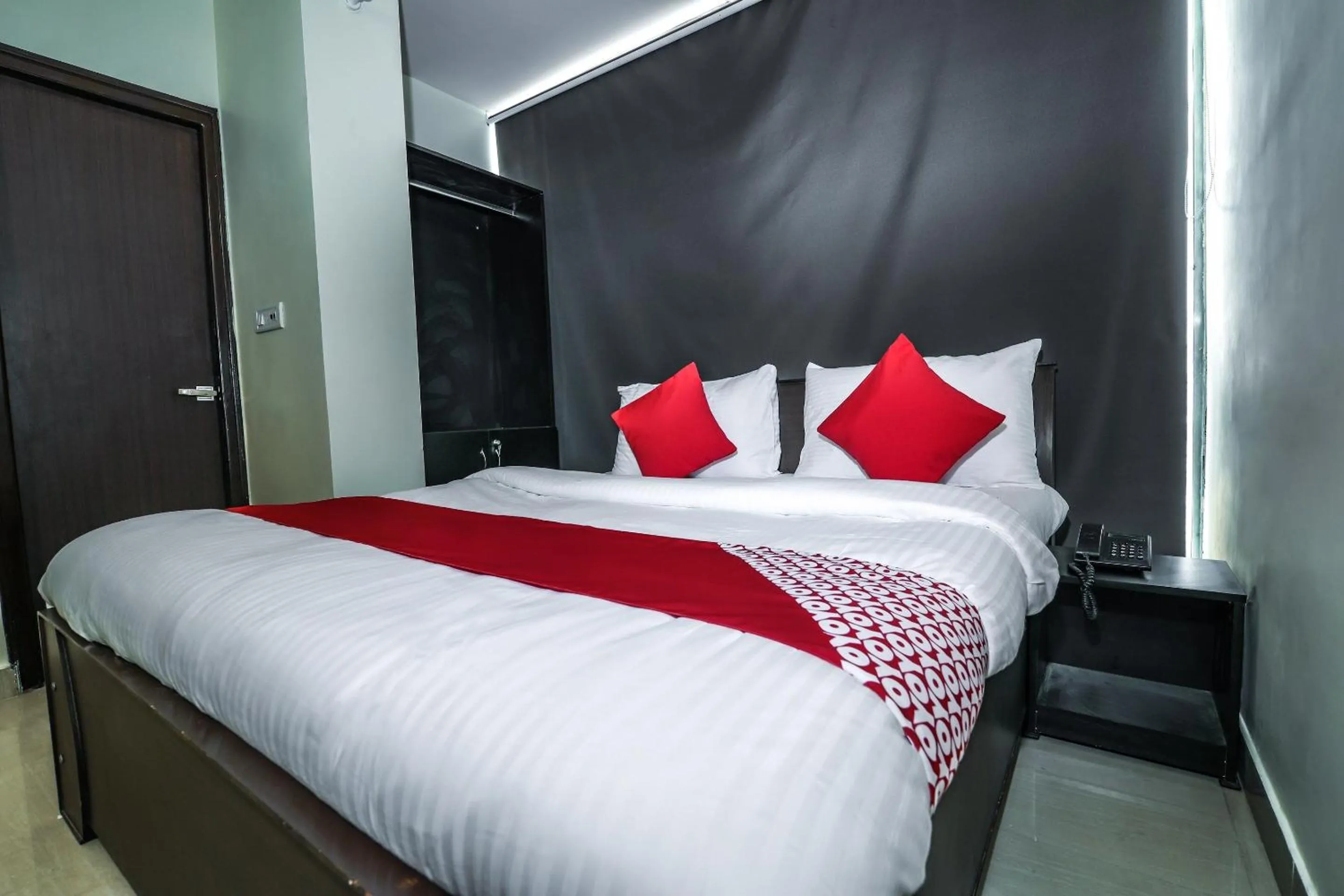 Bathroom, Bed in Silver Inn-2 Agarwal Farm Mansarovar