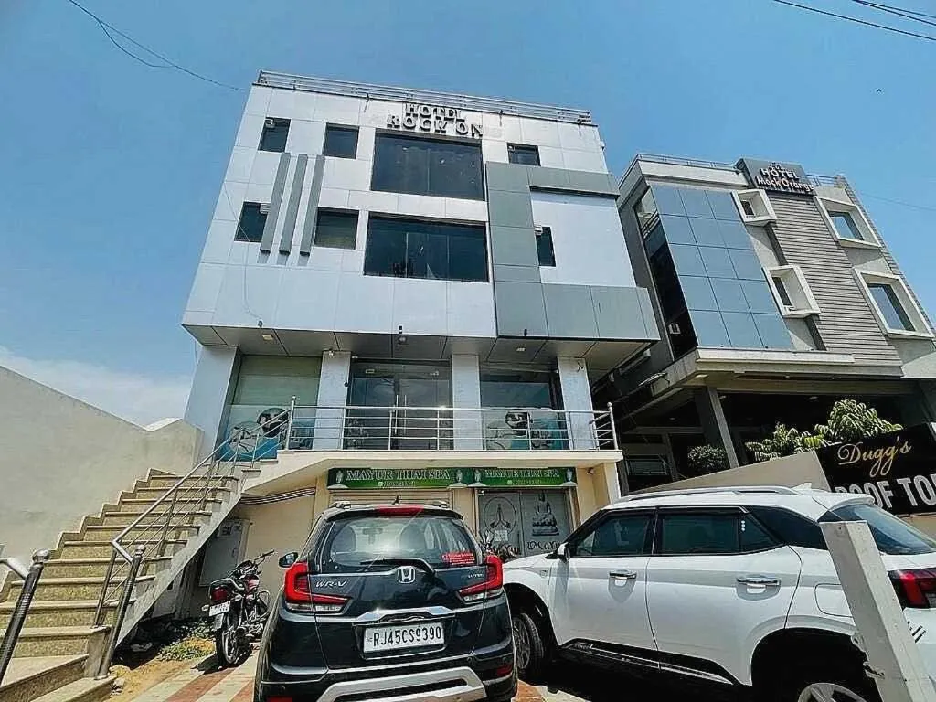 Facade/entrance in Silver Inn-2 Agarwal Farm Mansarovar