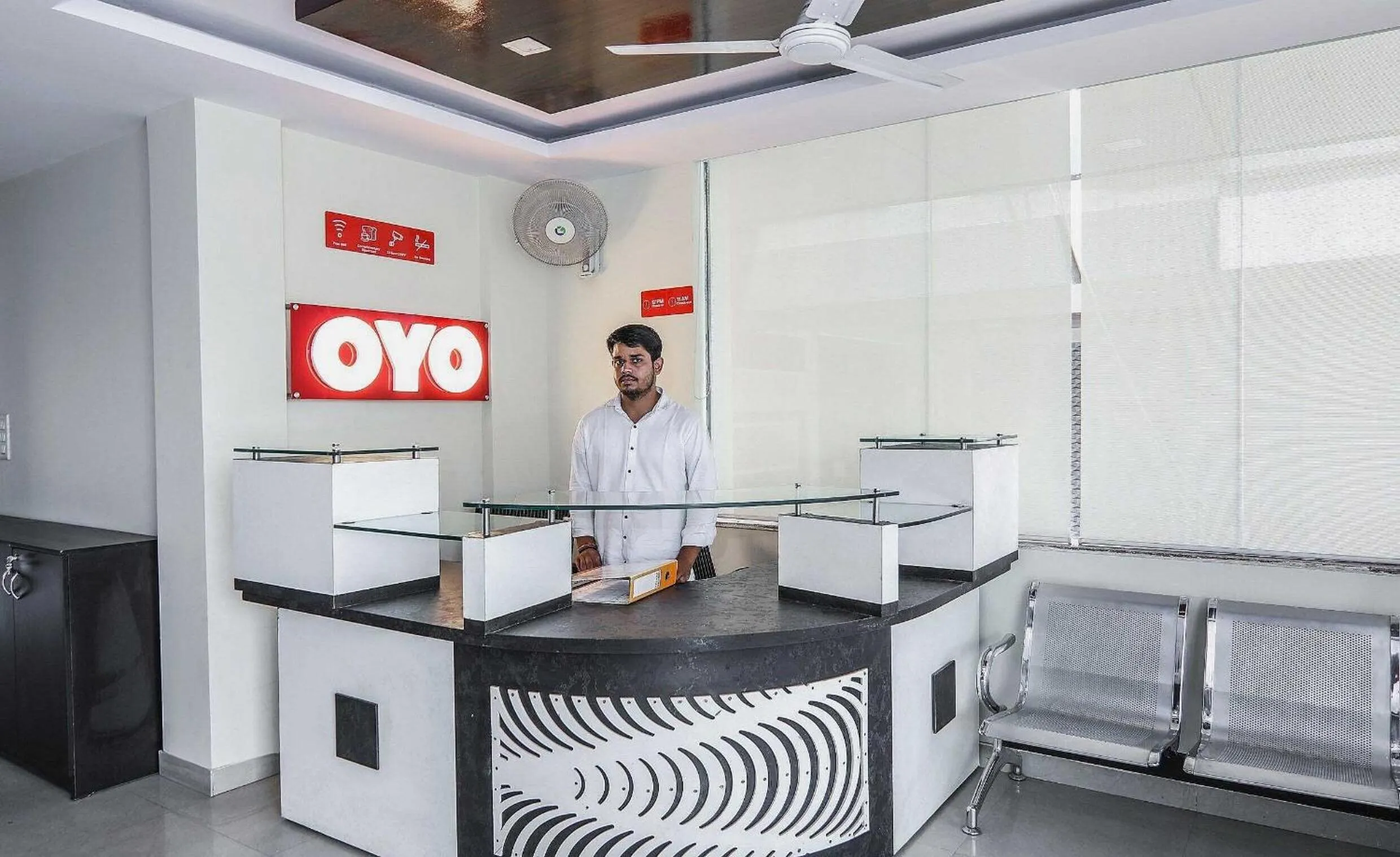 Lobby or reception in Hotel O Silver Inn-2