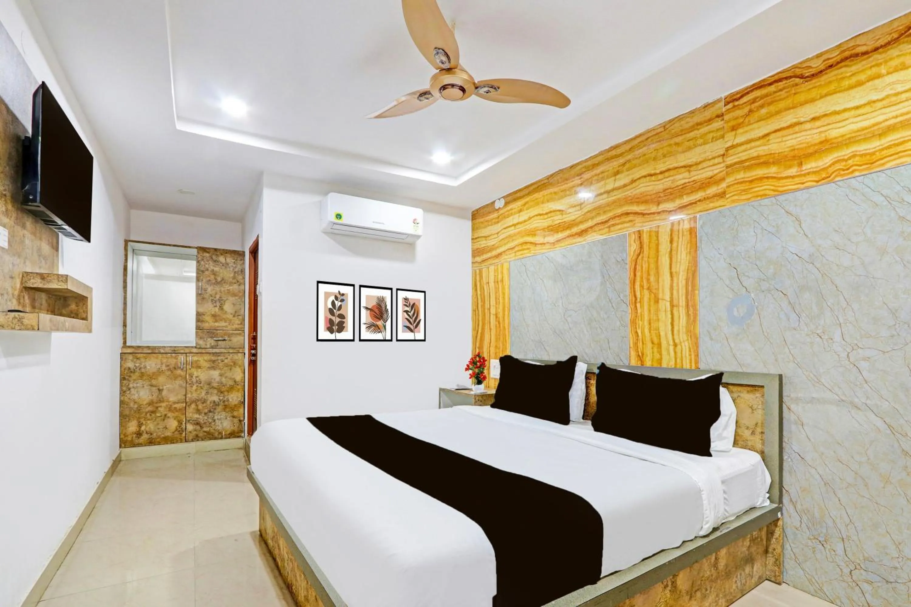 Bedroom in Collection O Warangal Railway Station