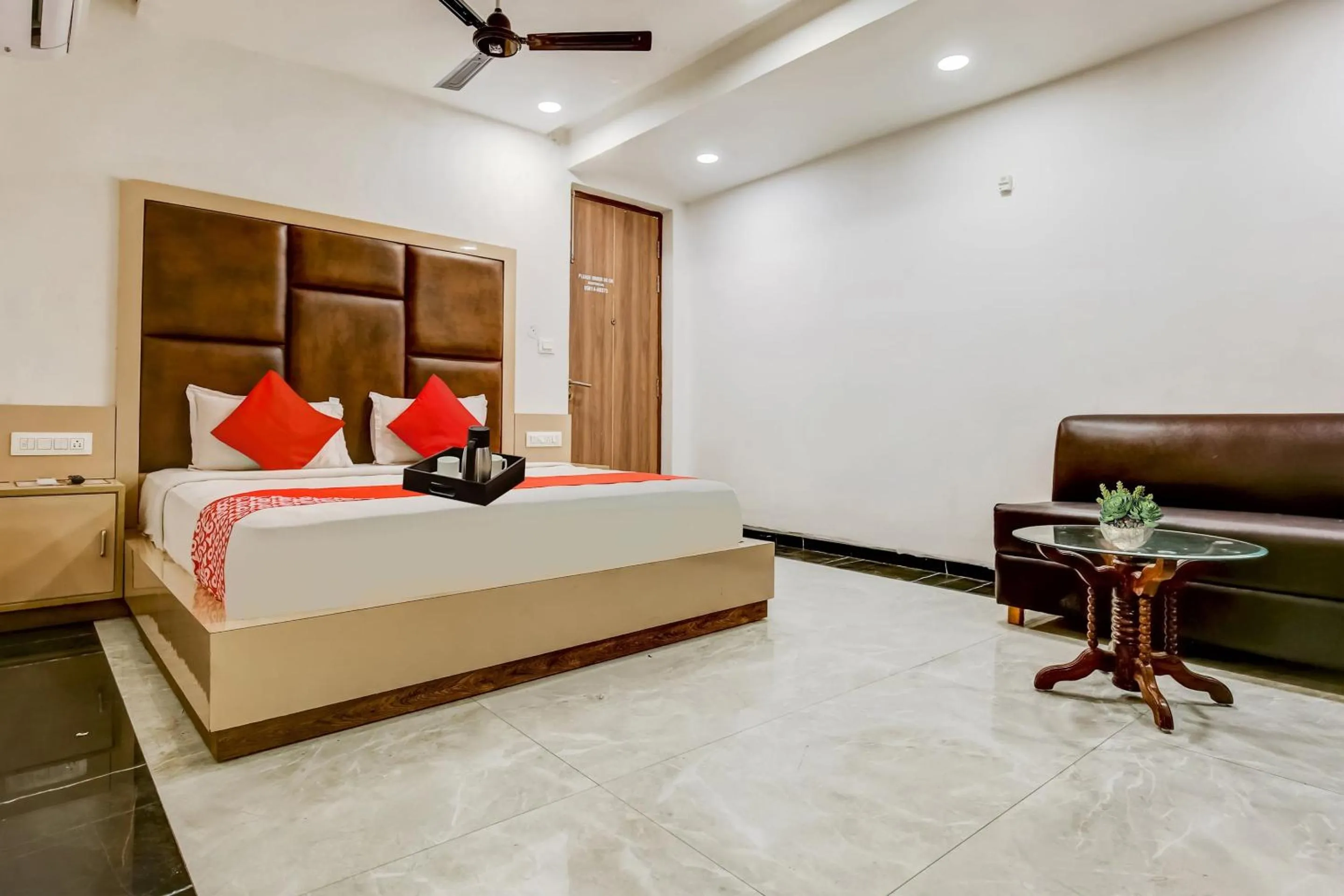 Bedroom in Hotel O Jo Jo