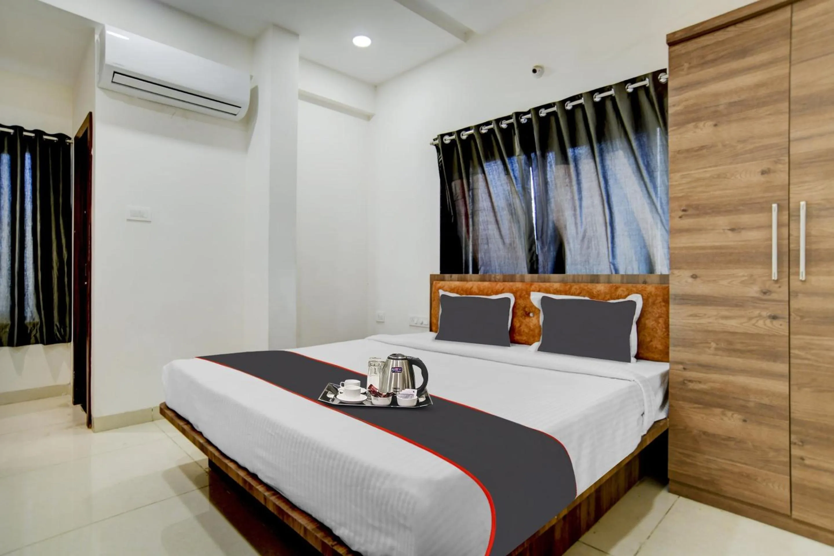 Bedroom in Collection O Task