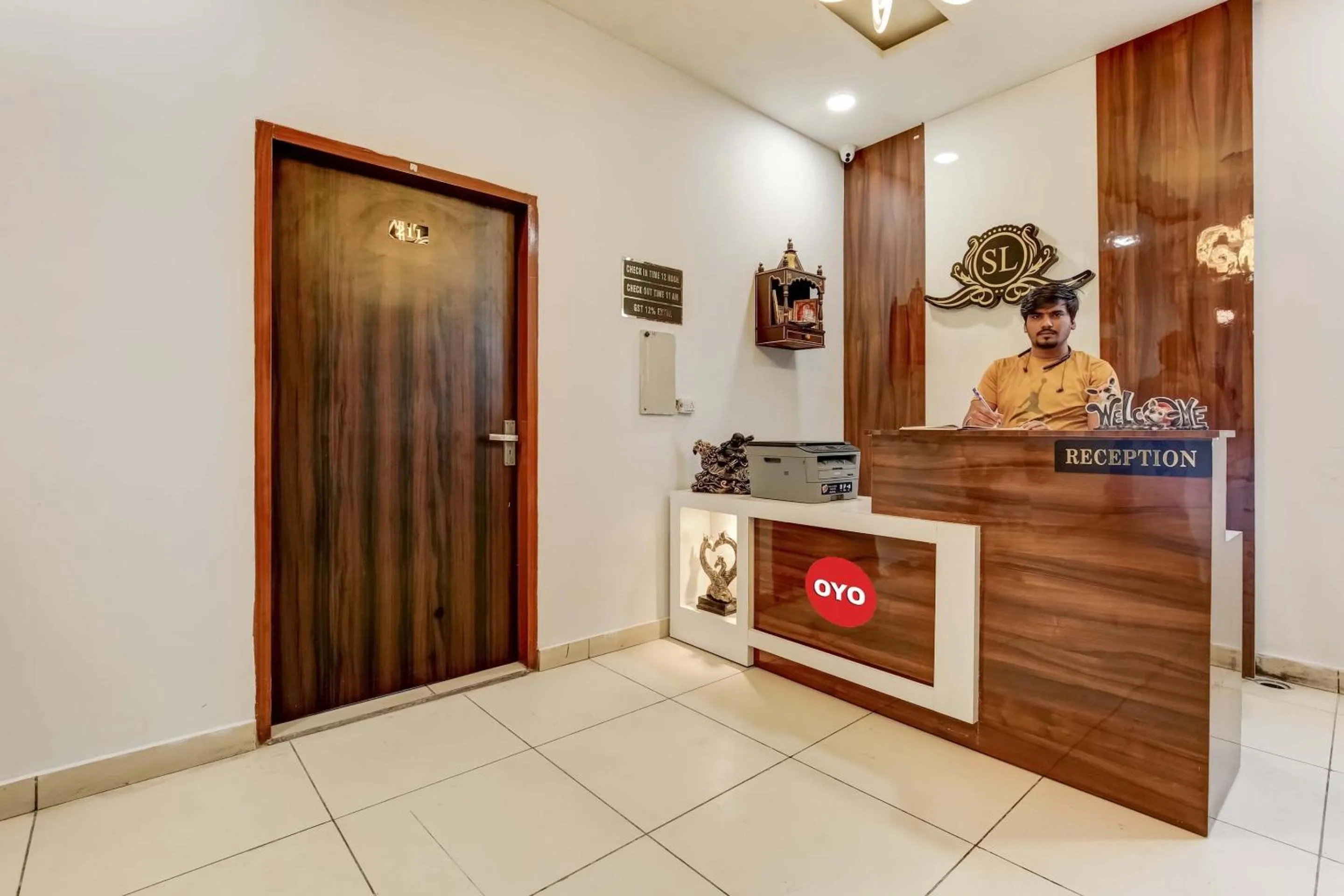 Lobby or reception in Hotel O Sky Land