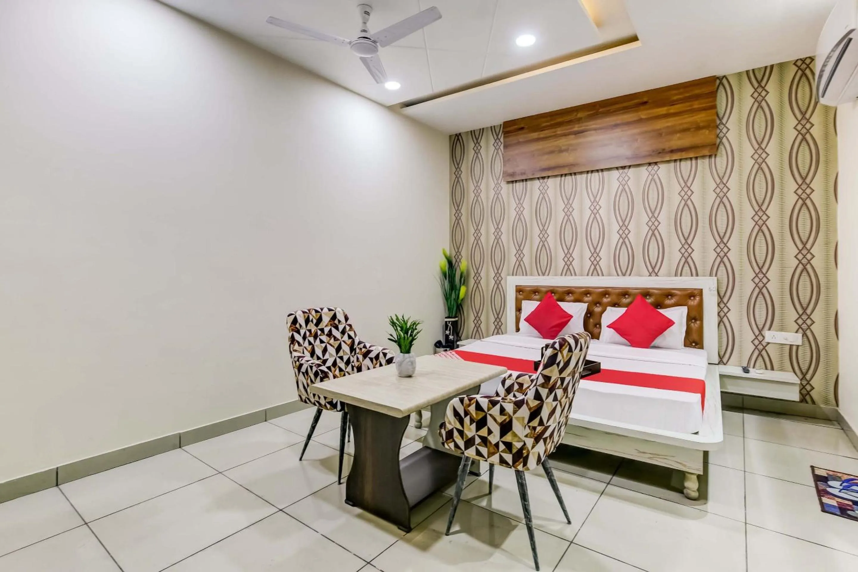 Bedroom, Bed in Hotel O Sky Land