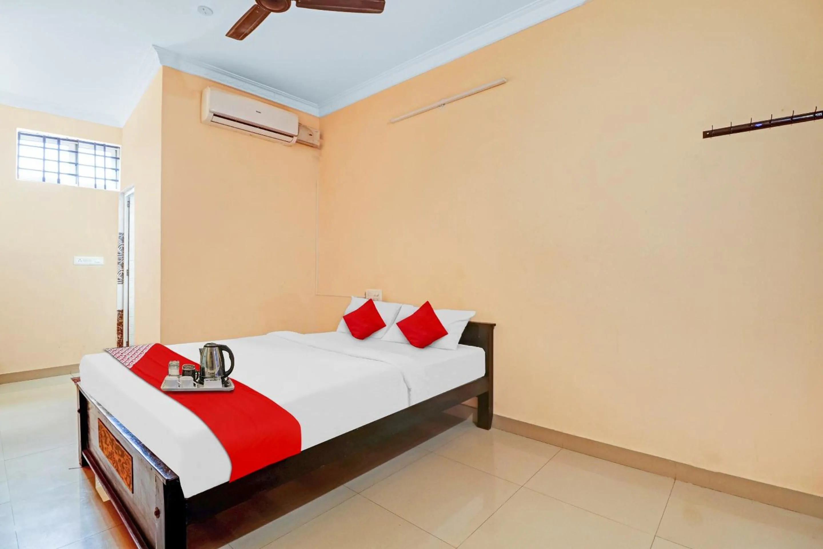 Bedroom, Bed in Hotel O Ashreya Inn