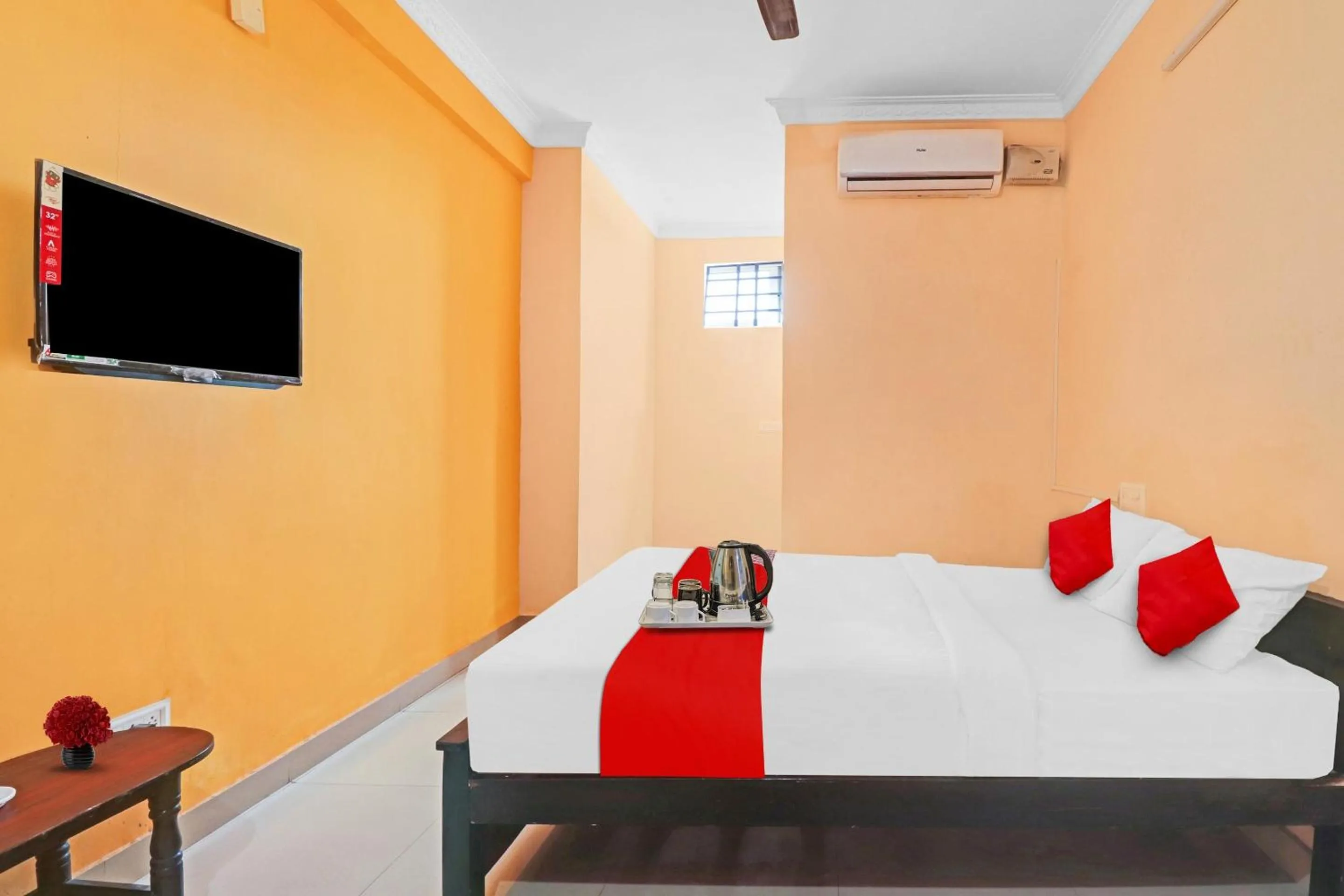 Bedroom, Bed in Hotel O Ashreya Inn