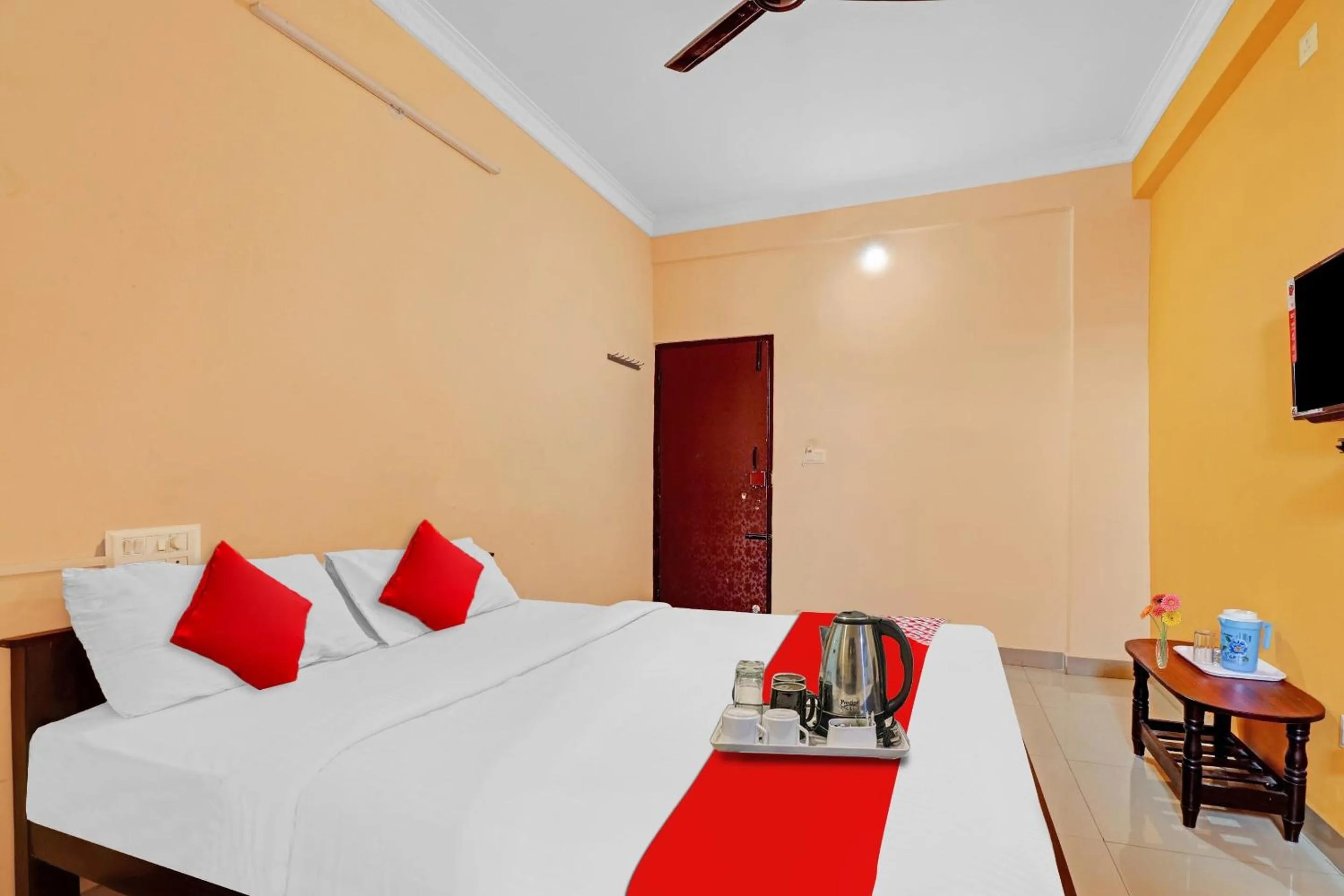 Bedroom, Bed in Hotel O Ashreya Inn