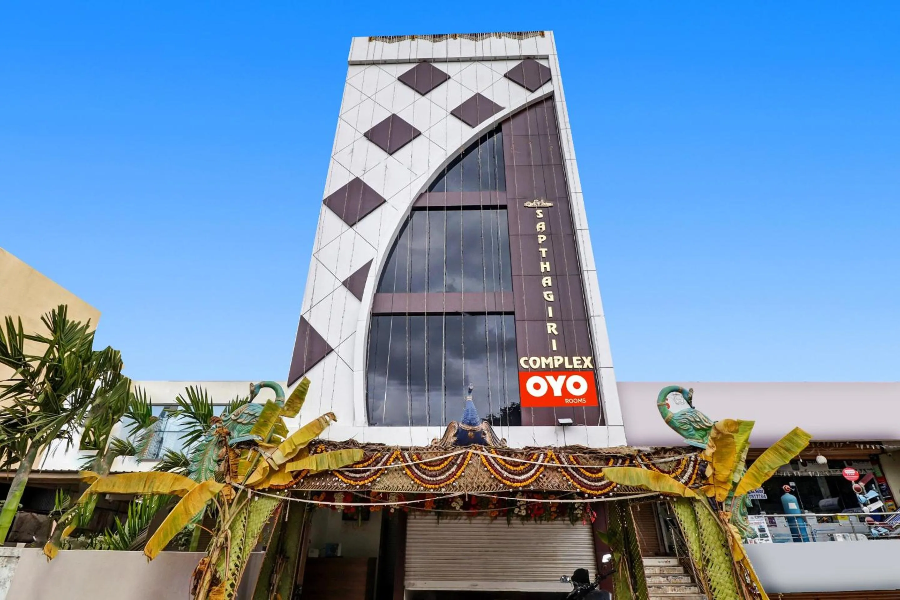 Facade/entrance in Hotel O SAPTHAGIRI RESIDENCY