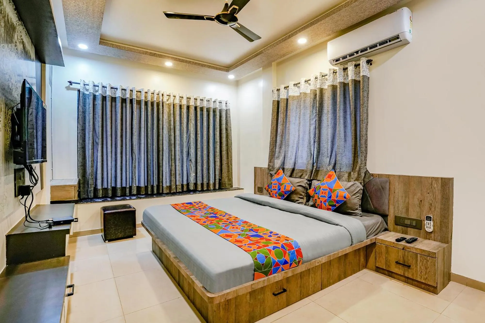 Bed in FabHotel Viva House - Talegaon