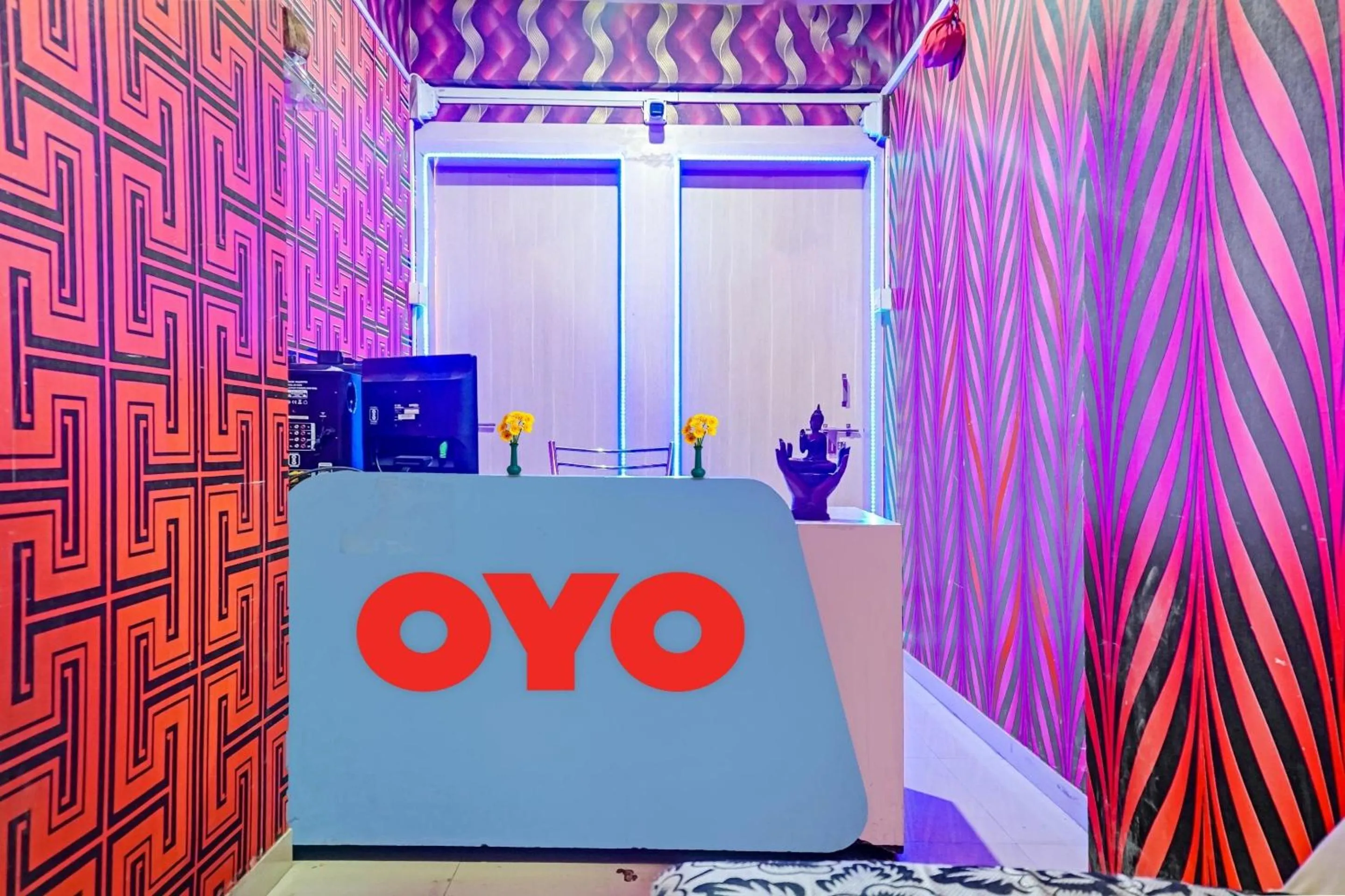 Lobby or reception in SPOT ON Swarg Executive Paradise Near Fun Time Multiplex