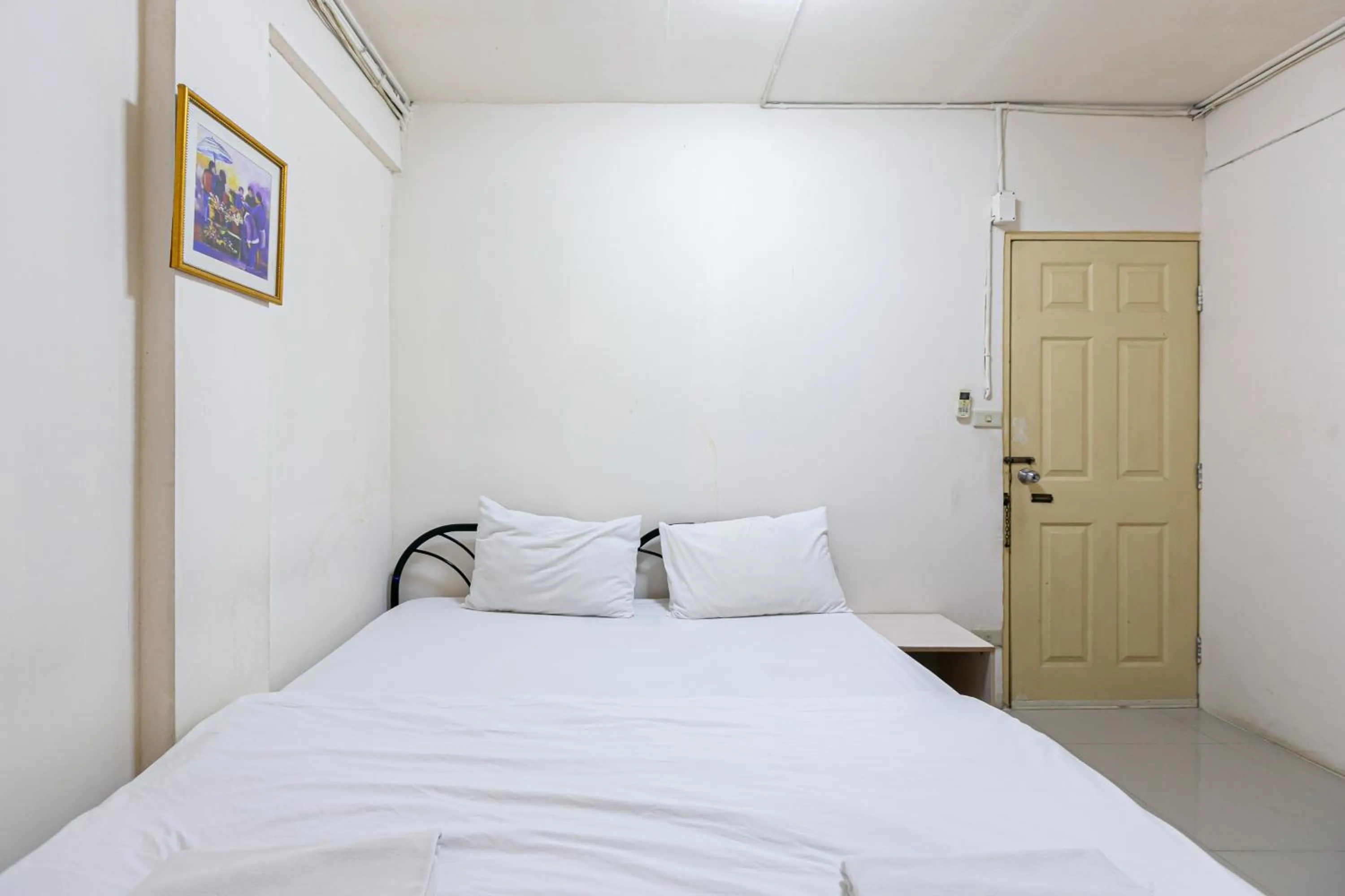 Bedroom, Bed in Freesia Saladaeng Silom Apartments