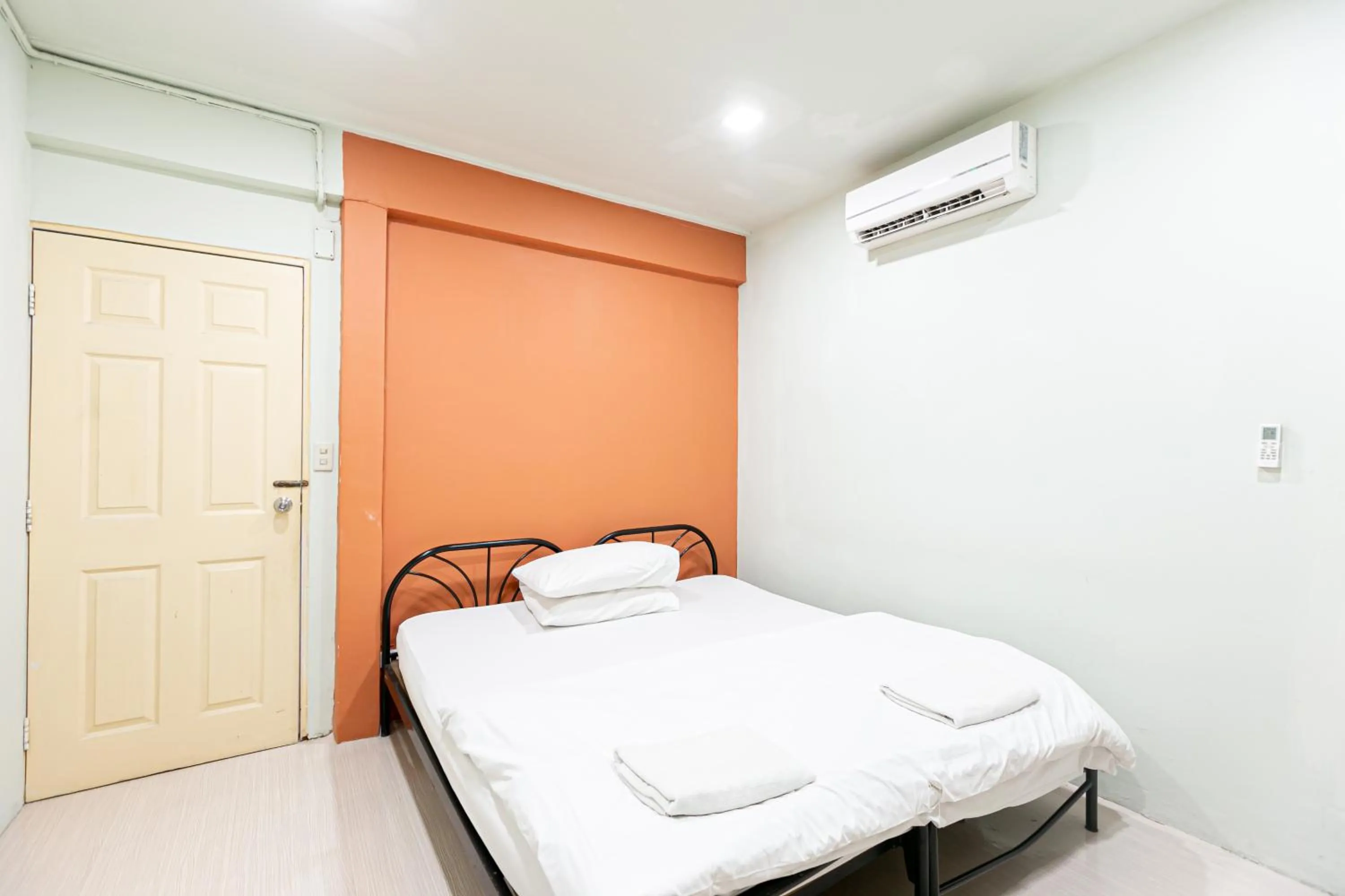 Bed in Freesia Saladaeng Silom Apartments