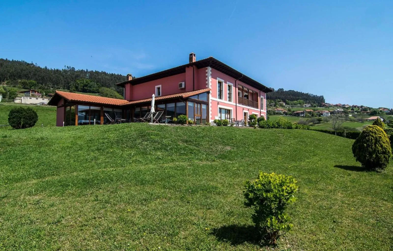 Facade/entrance in Hotel Puerta Del Oriente