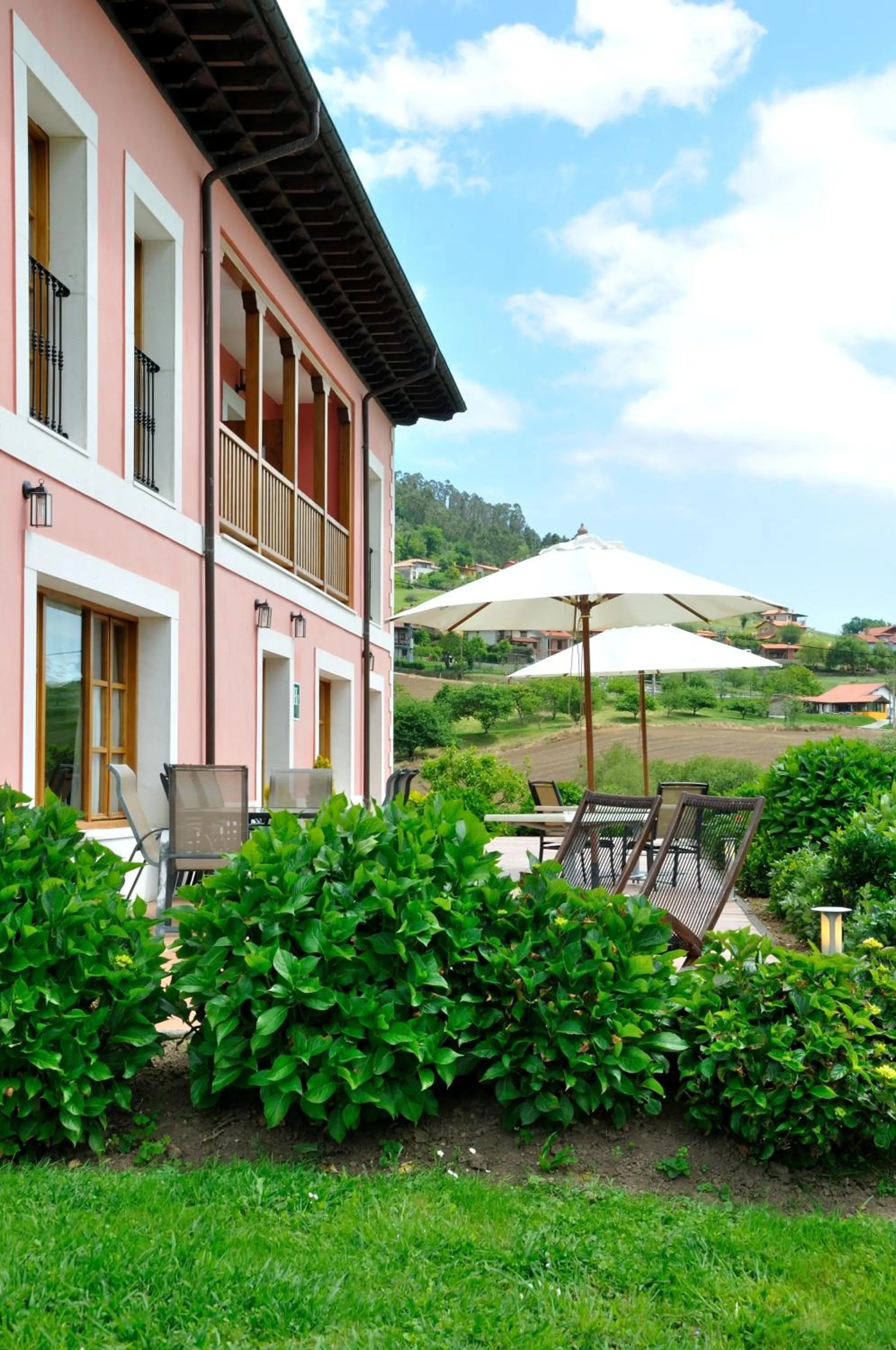 Facade/entrance in Hotel Puerta Del Oriente