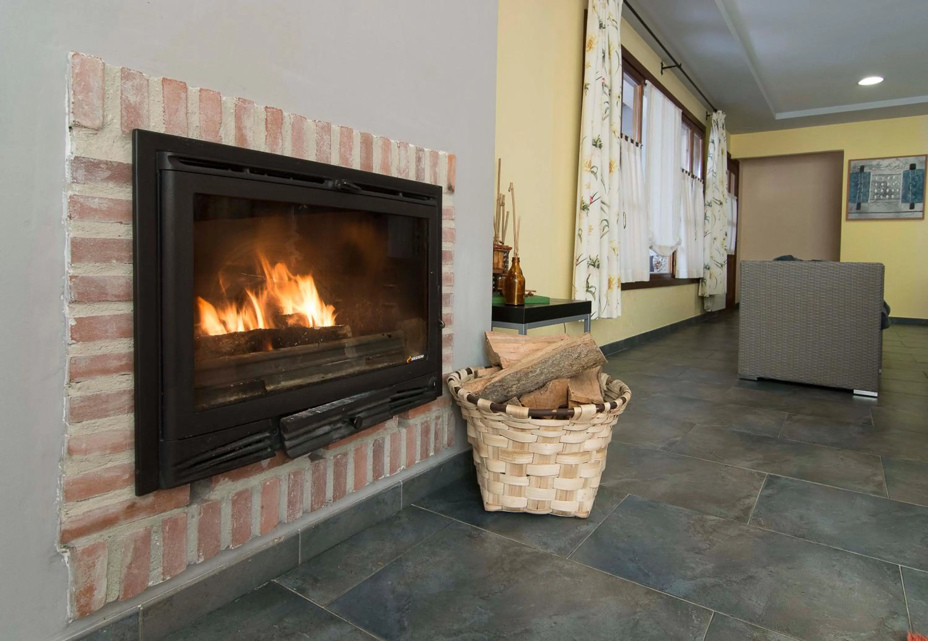 flat iron in Hotel Puerta Del Oriente