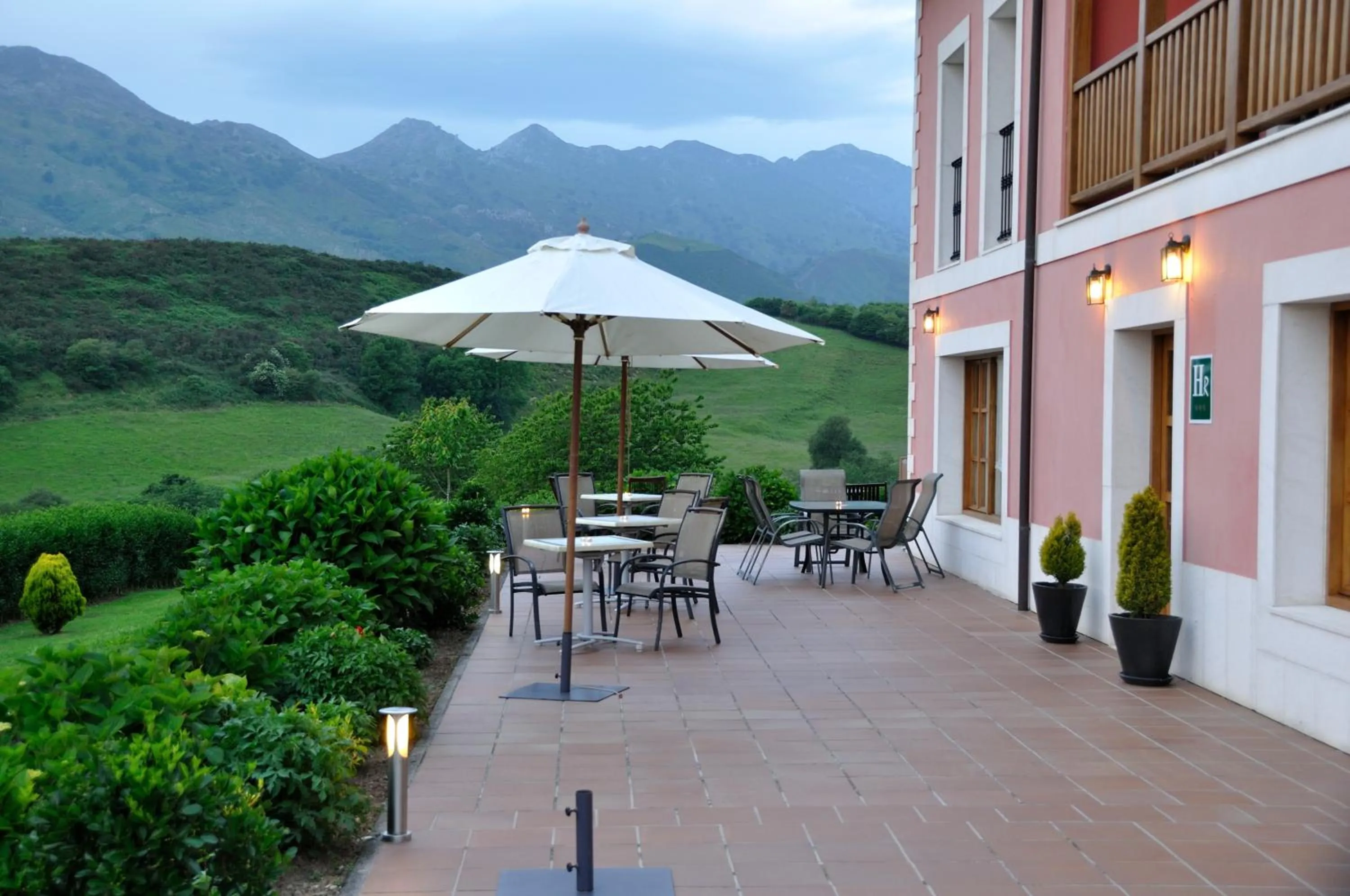 Mountain view in Hotel Puerta Del Oriente