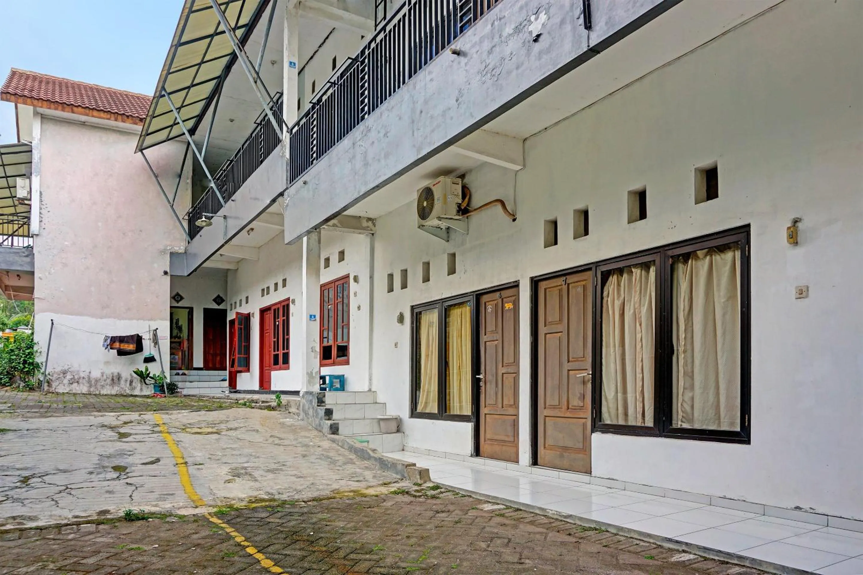 Lobby or reception in OYO Life 91896 Kost Bu Dewi Syariah