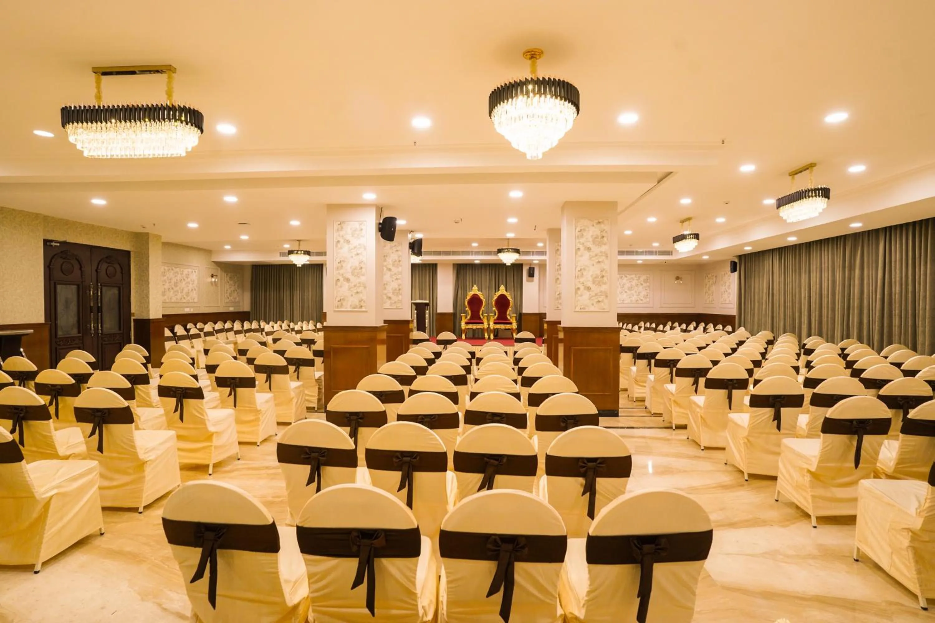 Meeting/conference room in V FIVE HOTEL