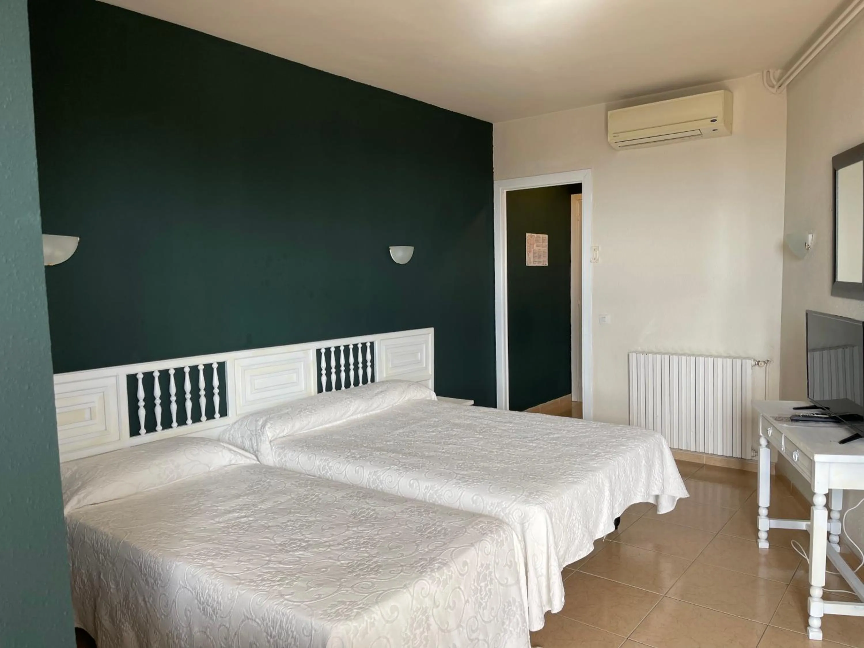 Photo of the whole room, Bed in Hotel Bruc