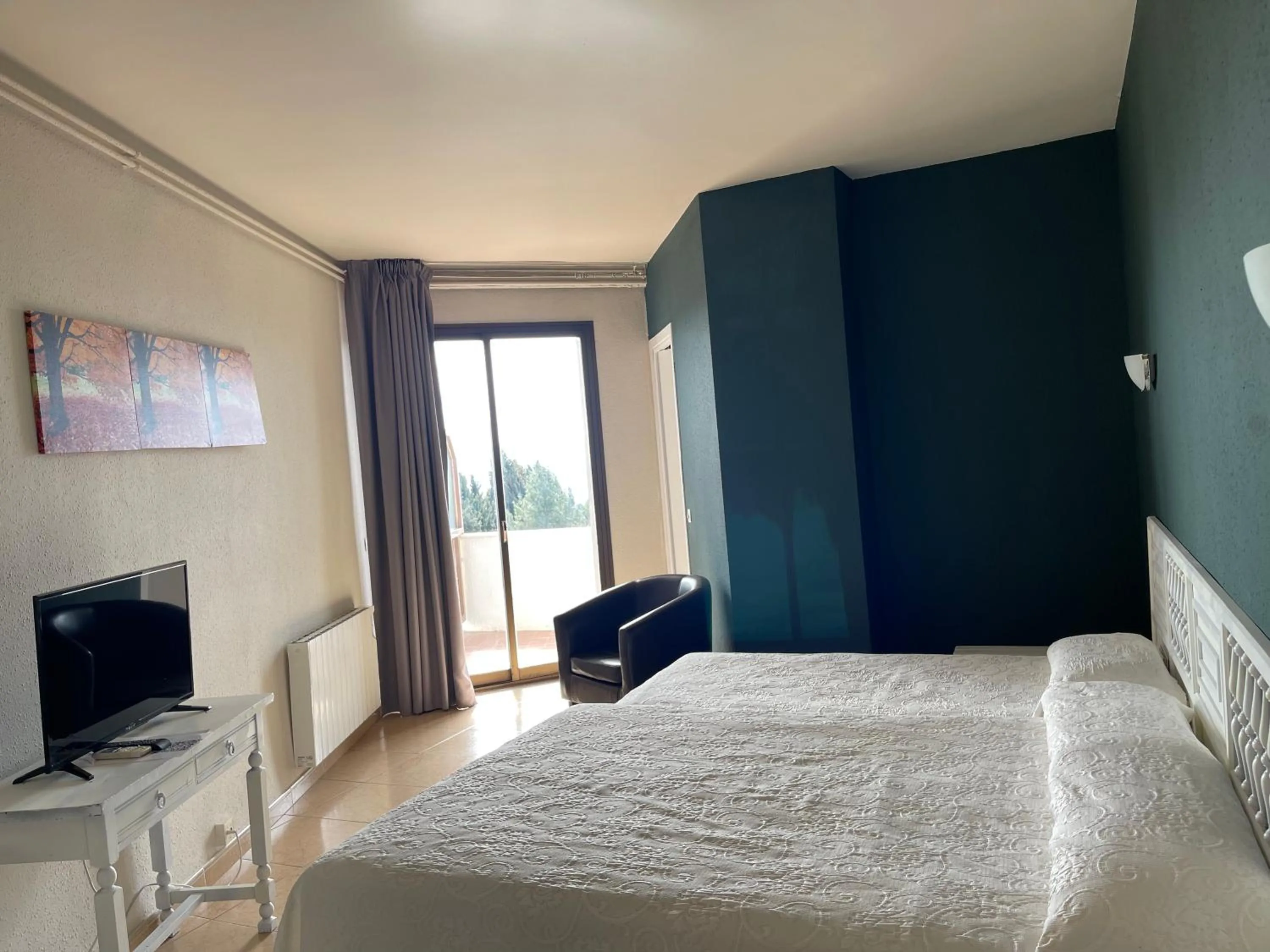 Photo of the whole room, Bed in Hotel Bruc